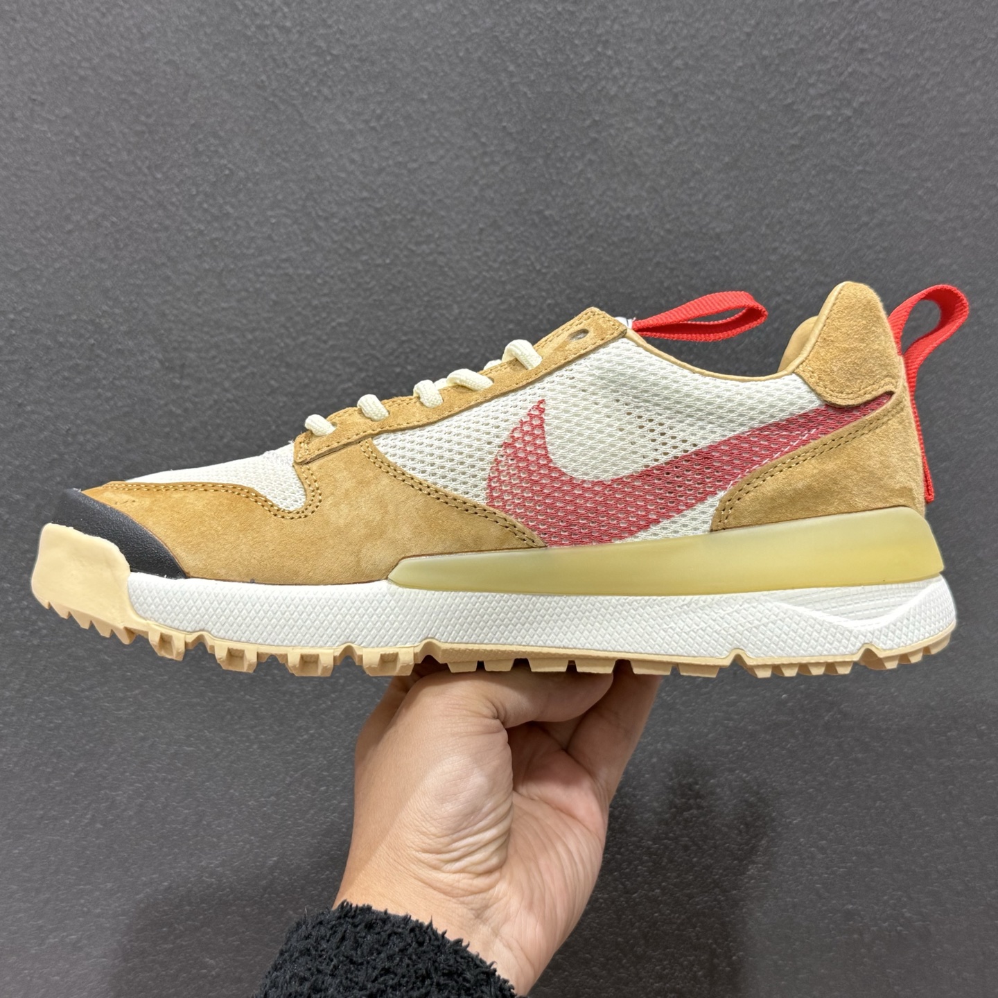 Tom Sachs x Nike Craft Mars Yard 2.0 联名宇航员 神游太空 百搭休闲运动透气慢跑鞋 IF2885-100 Tom Sachs x Nike Craft Mars Yard 2.0 联名宇航员 神游太空 百搭休闲运动透气慢跑鞋 IF2885-100