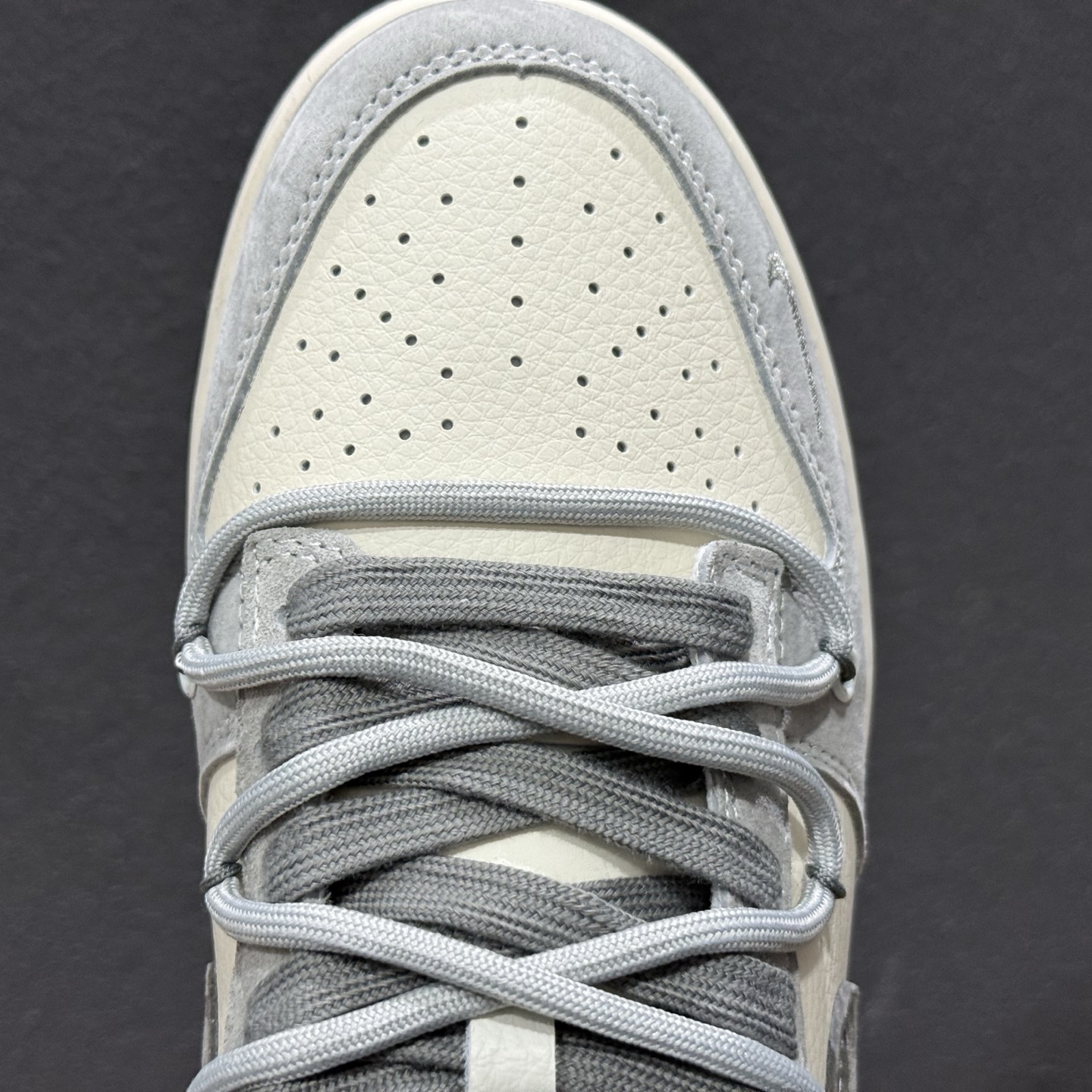 The North Face x Nike Dunk Low 米灰猪八革绑带 JP2026-102 The North Face x Nike Dunk Low 米灰猪八革绑带 JP2026-102