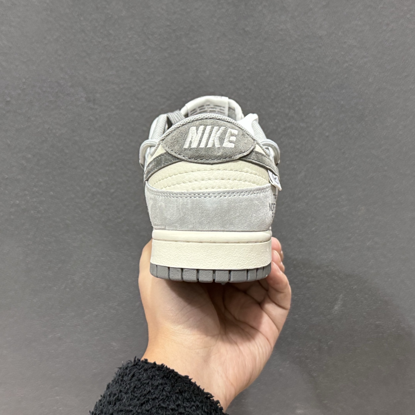 The North Face x Nike Dunk Low 米灰猪八革绑带 JP2026-102 The North Face x Nike Dunk Low 米灰猪八革绑带 JP2026-102