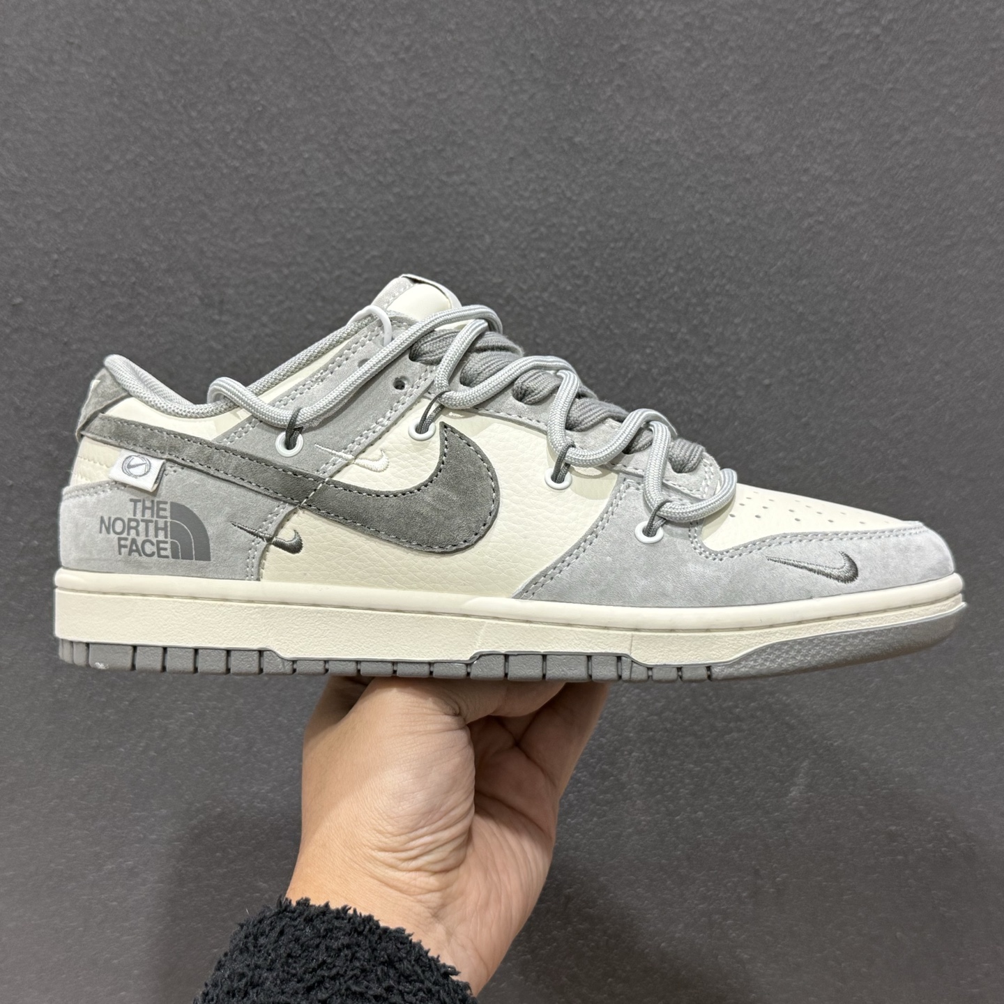 The North Face x Nike Dunk Low 米灰猪八革绑带 JP2026-102 The North Face x Nike Dunk Low 米灰猪八革绑带 JP2026-102