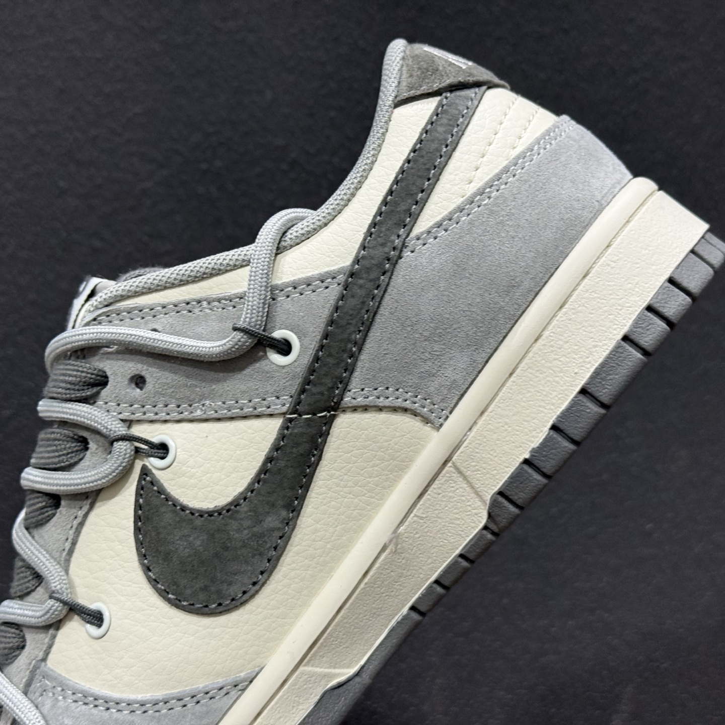 The North Face x Nike Dunk Low 米灰猪八革绑带 JP2026-102 The North Face x Nike Dunk Low 米灰猪八革绑带 JP2026-102