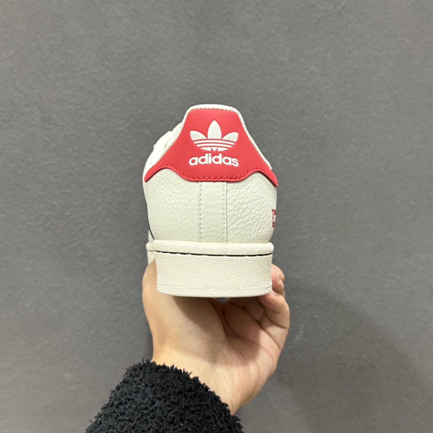 2026年新款限量发售Ad Superstar 定制配色 三叶草低帮休闲百搭贝壳头板鞋 “Supreme联名-马年限定” JX8905 2026年新款限量发售Ad Superstar 定制配色 三叶草低帮休闲百搭贝壳头板鞋 “Supreme联名-马年限定” JX8905