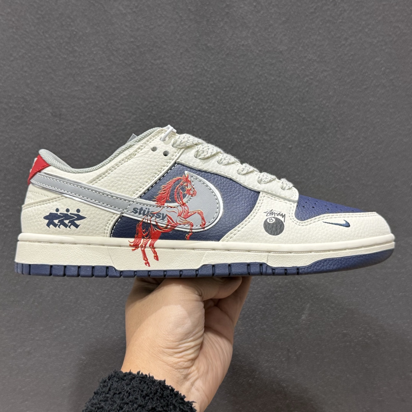 2026年新款限量发售 Nike SB Dunk Low“ 马年限定—汗血宝马” 周年高端定制 低帮休闲板鞋 SD6888-107