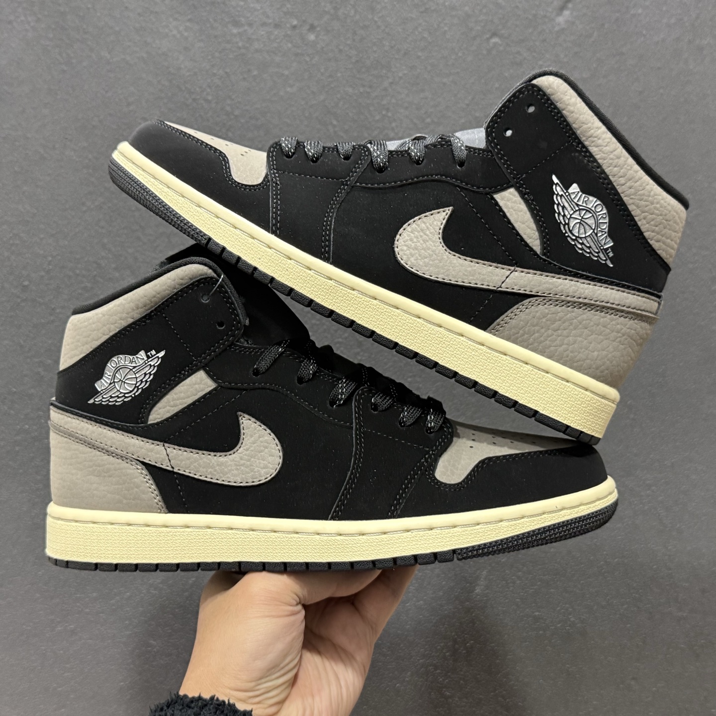 Jordan Air Jordan 1 Mid SE 棕黑色 IB7110-002