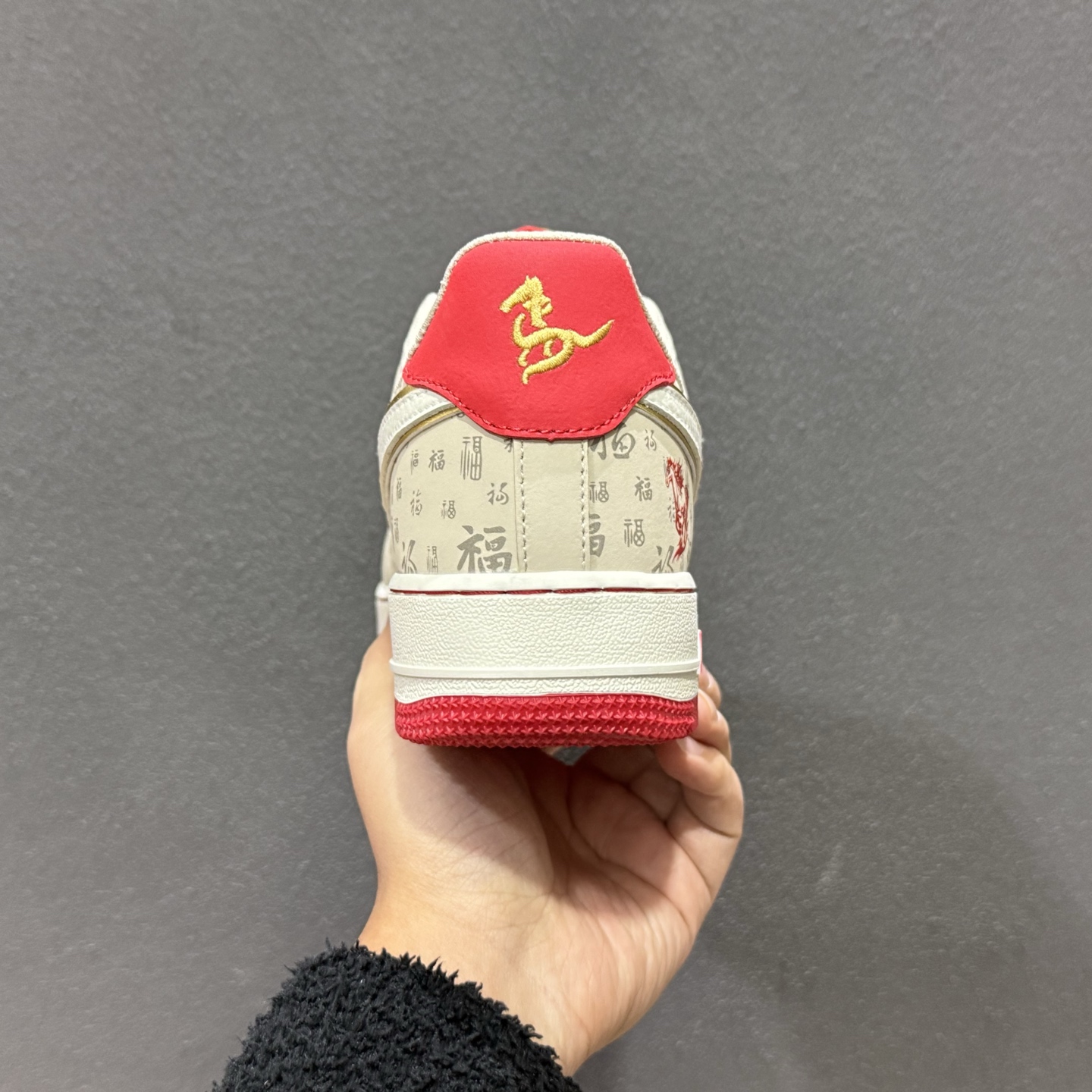 NIke Air Force 1 '07 Low “马年限定--福韵米红” 空军一号低帮 运动鞋 NH0601-502-Top High Quatity Cheap Sneakers Fashion Clothing Clothes Bags handbags Shoes of all Brand wholesale With The best Quality And Beautiful Price from China Factory Chinese suppliers wholesaler seller NIke Air Force 1 '07 Low “马年限定--福韵米红” 空军一号低帮 运动鞋 NH0601-502