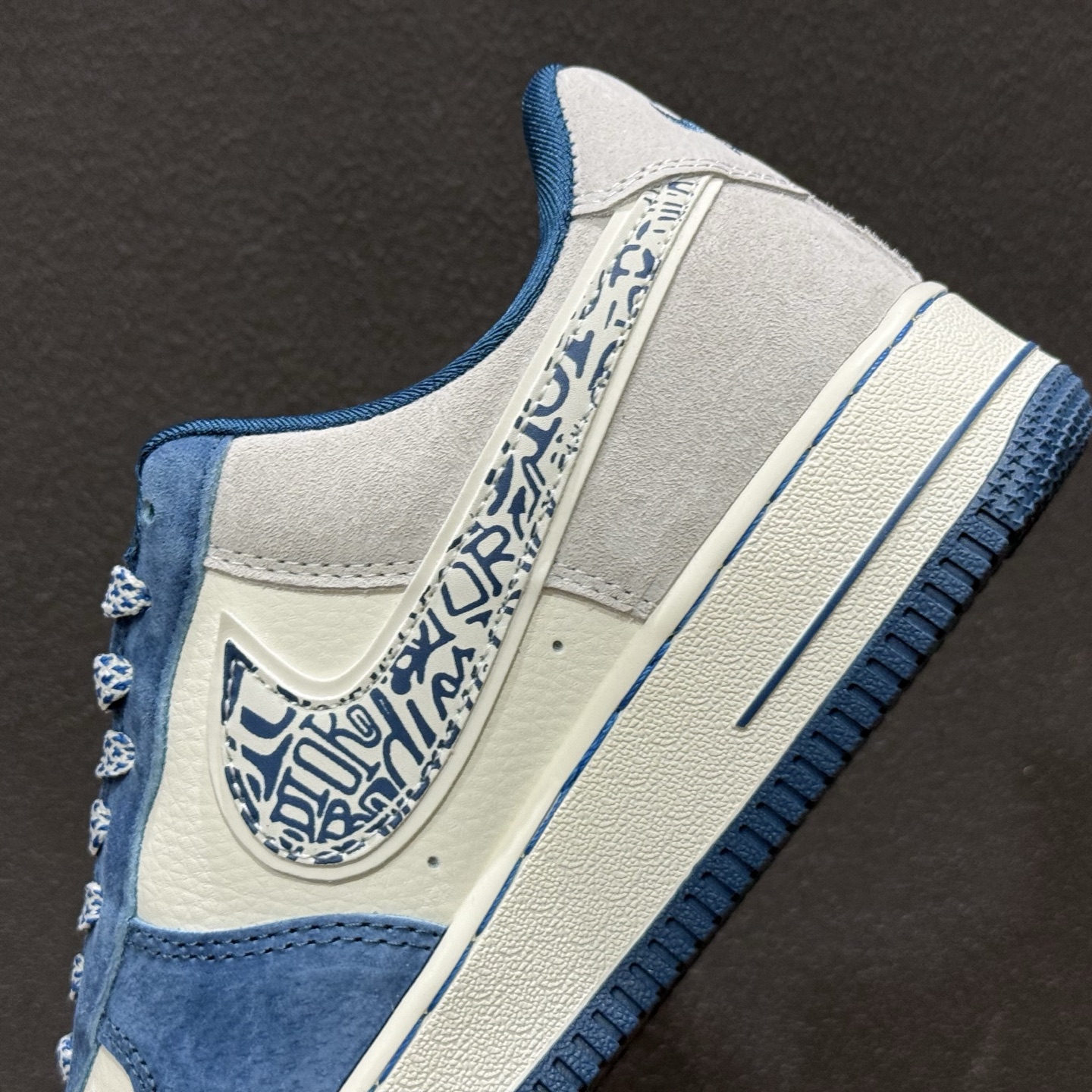 奢潮碰撞 经典重塑|Nike Air Force 1 Low x Dior联名定制款 当高奢顶流Dior遇上街头经典Nike Air Force 1 Low SS1979-010-Top High Quatity Cheap Sneakers Fashion Clothing Clothes Bags handbags Shoes of all Brand wholesale With The best Quality And Beautiful Price from China Factory Chinese suppliers wholesaler seller 奢潮碰撞 经典重塑|Nike Air Force 1 Low x Dior联名定制款 当高奢顶流Dior遇上街头经典Nike Air Force 1 Low SS1979-010