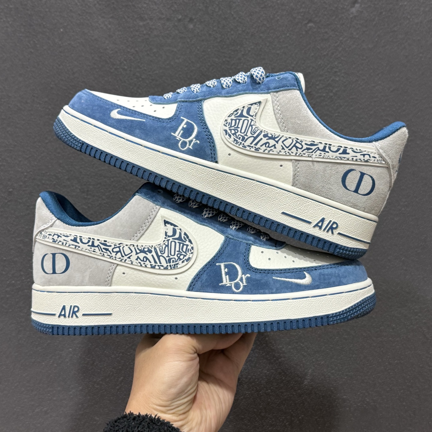 奢潮碰撞 经典重塑|Nike Air Force 1 Low x Dior联名定制款 当高奢顶流Dior遇上街头经典Nike Air Force 1 Low SS1979-010-Top High Quatity Cheap Sneakers Fashion Clothing Clothes Bags handbags Shoes of all Brand wholesale With The best Quality And Beautiful Price from China Factory Chinese suppliers wholesaler seller 奢潮碰撞 经典重塑|Nike Air Force 1 Low x Dior联名定制款 当高奢顶流Dior遇上街头经典Nike Air Force 1 Low SS1979-010