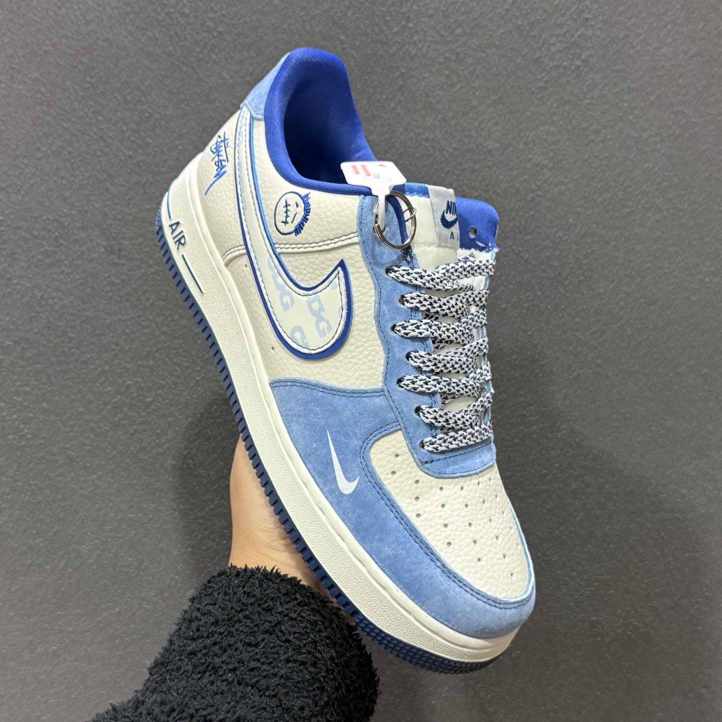 蓝白格调 经典焕新|Nike Air Force 1 Low Stüssy联名款-High Quatity Cheap Brand wholesale wholesaler seller Clothes Bags handbags Sneakers Top Fashion Clothing Shoes from China Factory Chinese suppliers best Quality Beautiful Price 蓝白格调 经典焕新|Nike Air Force 1 Low Stüssy联名款