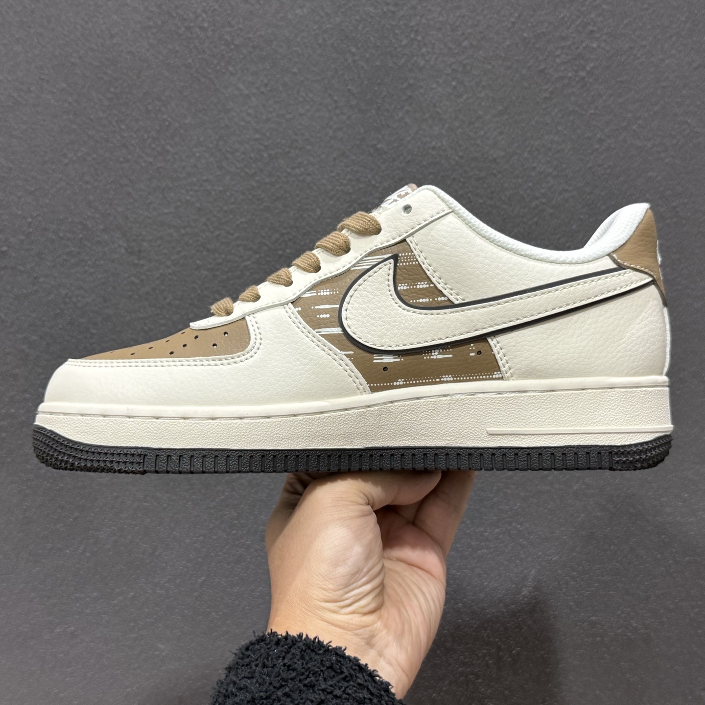 高端定制Nike Air Force 1 '07 Low “NIKE联名------米白棕” 高端定制 低帮休闲板鞋 XD9314-618-High Quatity Cheap Brand wholesale wholesaler seller Clothes Bags handbags Sneakers Top Fashion Clothing Shoes from China Factory Chinese suppliers best Quality Beautiful Price 高端定制Nike Air Force 1 '07 Low “NIKE联名------米白棕” 高端定制 低帮休闲板鞋 XD9314-618