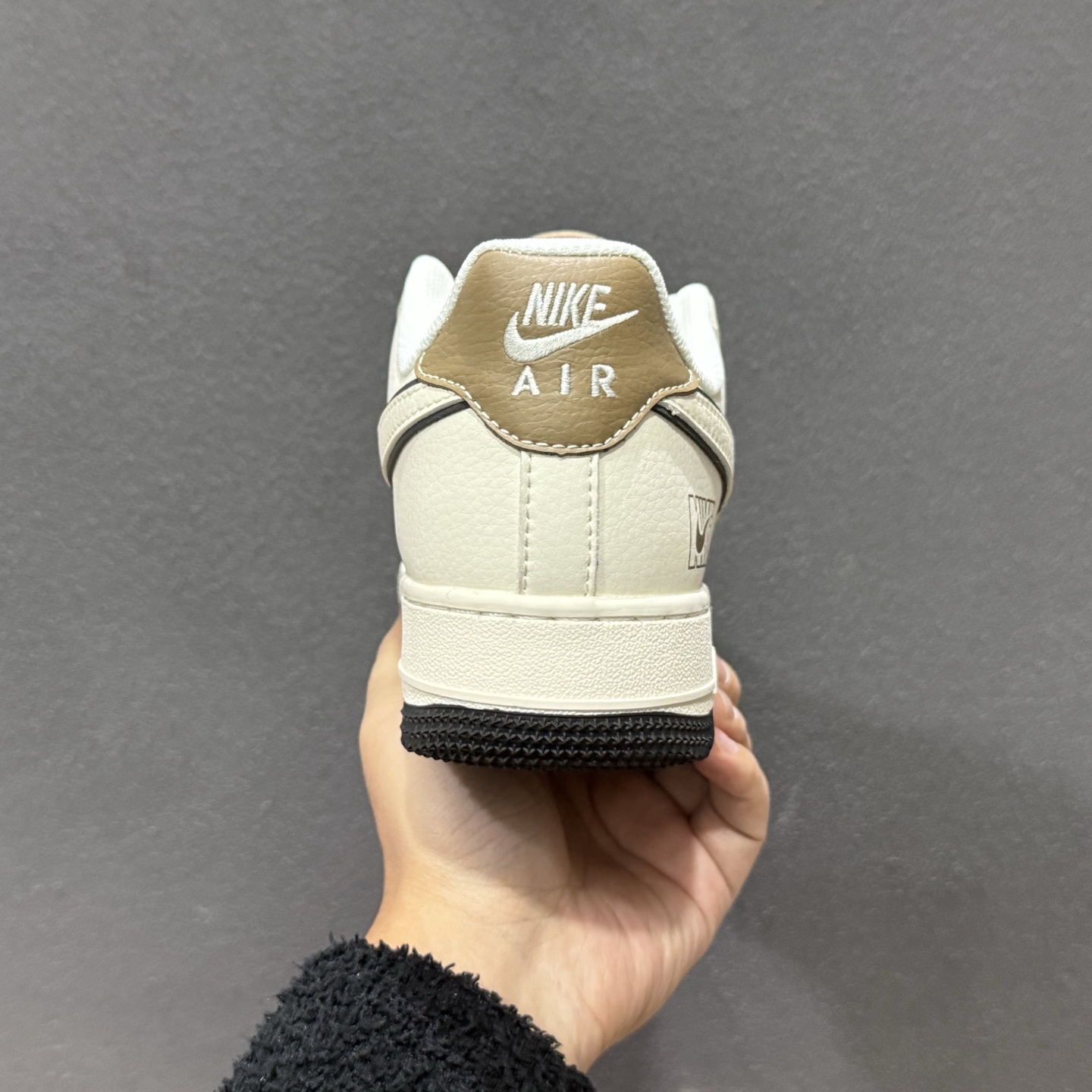 高端定制Nike Air Force 1 '07 Low “NIKE联名------米白棕” 高端定制 低帮休闲板鞋 XD9314-618-High Quatity Cheap Brand wholesale wholesaler seller Clothes Bags handbags Sneakers Top Fashion Clothing Shoes from China Factory Chinese suppliers best Quality Beautiful Price 高端定制Nike Air Force 1 '07 Low “NIKE联名------米白棕” 高端定制 低帮休闲板鞋 XD9314-618