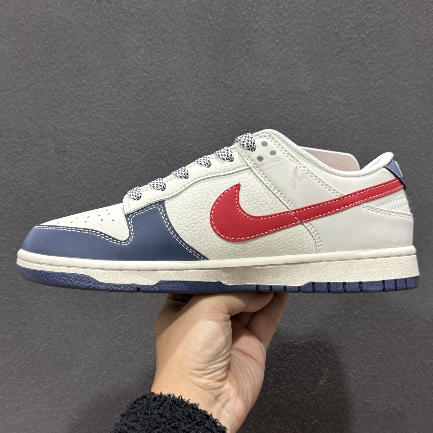 独家实拍Nike SB Dunk Low LV联名 马年限定 周年高端定制 低帮休闲板鞋 JJ3508-563-High Quatity Cheap Brand wholesale wholesaler seller Clothes Bags handbags Sneakers Top Fashion Clothing Shoes from China Factory Chinese suppliers best Quality Beautiful Price 独家实拍Nike SB Dunk Low LV联名 马年限定 周年高端定制 低帮休闲板鞋 JJ3508-563