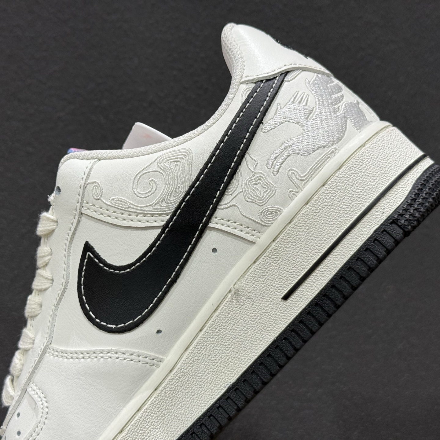 2026年爆款限量发售 NIke Air Force 1 '07 Low “马年限定——经典黑飞马”空军一号 低帮 运动鞋 DD1982-347-High Quatity Cheap Brand wholesale wholesaler seller Clothes Bags handbags Sneakers Top Fashion Clothing Shoes from China Factory Chinese suppliers best Quality Beautiful Price 2026年爆款限量发售 NIke Air Force 1 '07 Low “马年限定——经典黑飞马”空军一号 低帮 运动鞋 DD1982-347