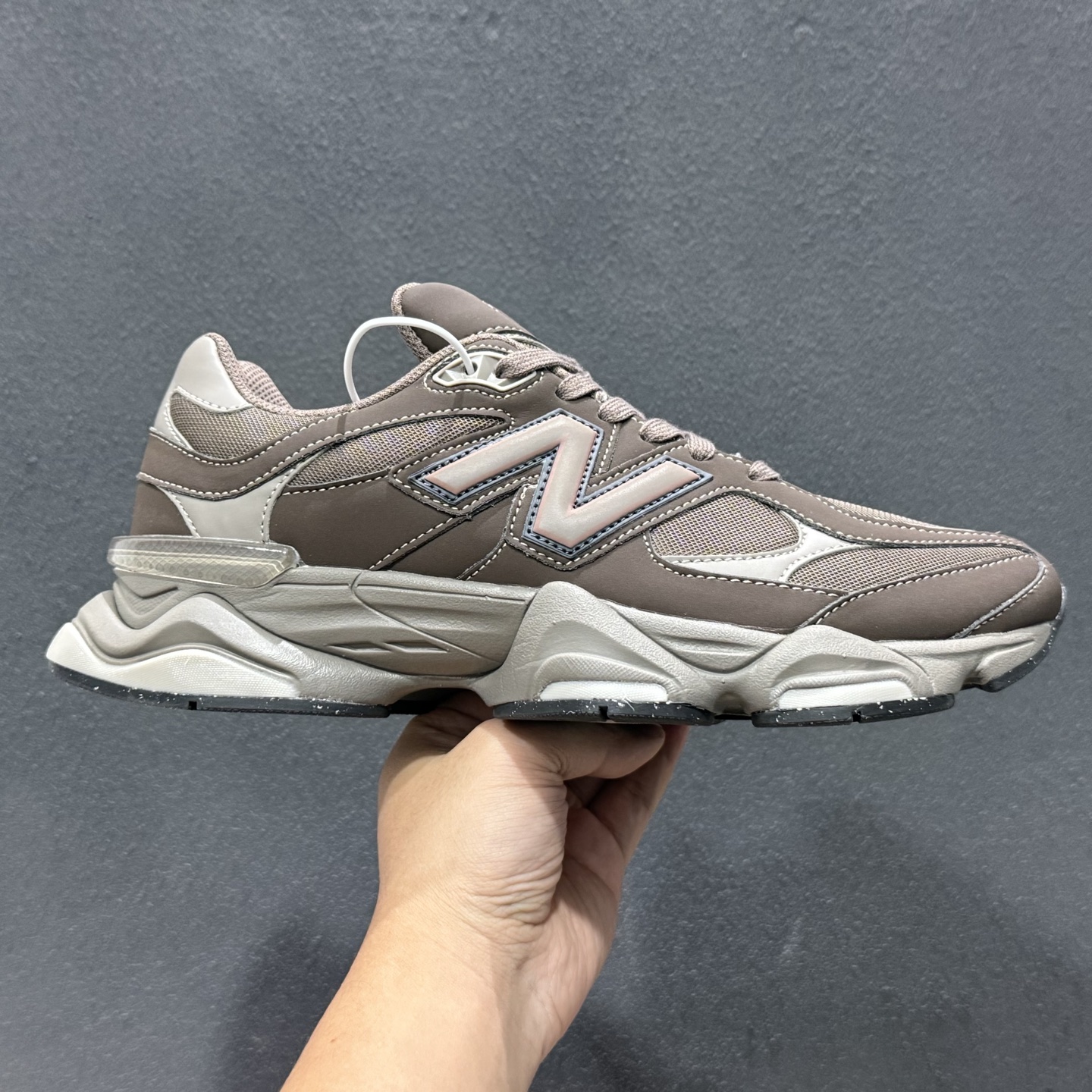 240 New Balance NB9060 联名款 复古休闲运动慢跑鞋 U9060AUB-Chinese UA Cheap High Quatity Brand Clothes Bags handbags Sneakers wholesale wholesaler seller from China Factory suppliers Fashion Clothing Shoes best Quality Beautiful Price 240 New Balance NB9060 联名款 复古休闲运动慢跑鞋 U9060AUB