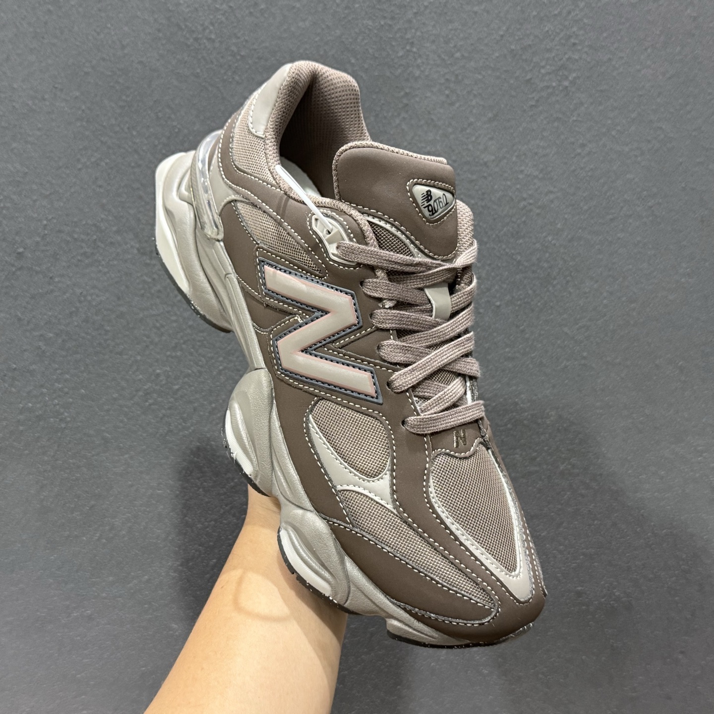 240 New Balance NB9060 联名款 复古休闲运动慢跑鞋 U9060AUB-Chinese UA Cheap High Quatity Brand Clothes Bags handbags Sneakers wholesale wholesaler seller from China Factory suppliers Fashion Clothing Shoes best Quality Beautiful Price 240 New Balance NB9060 联名款 复古休闲运动慢跑鞋 U9060AUB