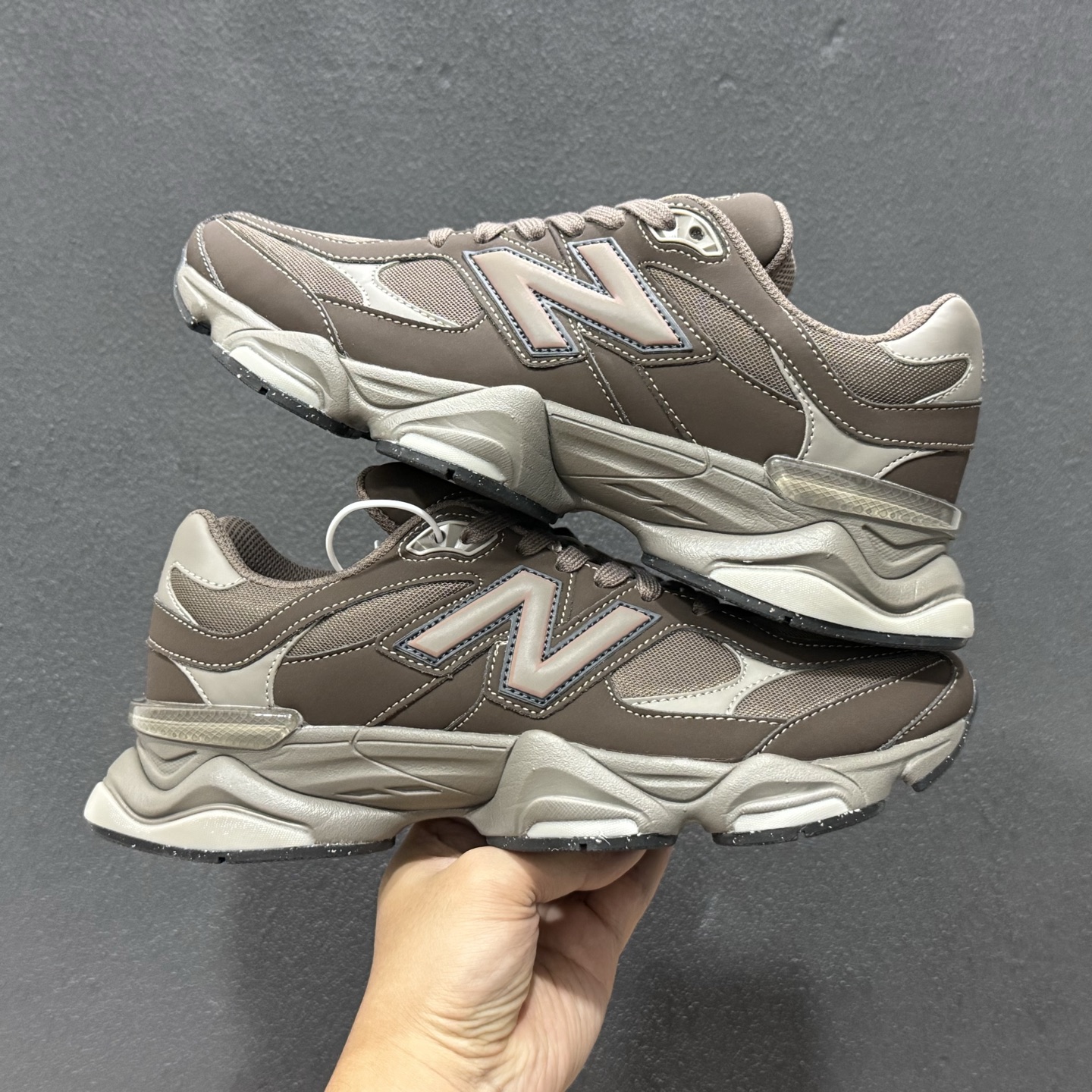 240 New Balance NB9060 联名款 复古休闲运动慢跑鞋 U9060AUB-Chinese UA Cheap High Quatity Brand Clothes Bags handbags Sneakers wholesale wholesaler seller from China Factory suppliers Fashion Clothing Shoes best Quality Beautiful Price 240 New Balance NB9060 联名款 复古休闲运动慢跑鞋 U9060AUB