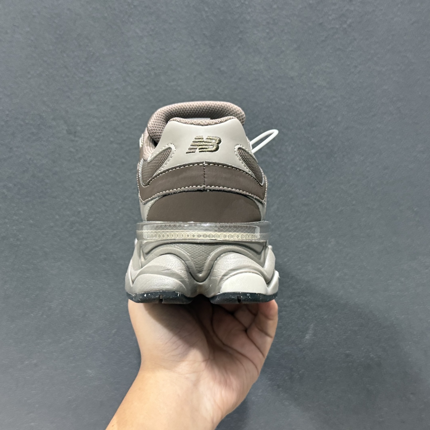 240 New Balance NB9060 联名款 复古休闲运动慢跑鞋 U9060AUB-Chinese UA Cheap High Quatity Brand Clothes Bags handbags Sneakers wholesale wholesaler seller from China Factory suppliers Fashion Clothing Shoes best Quality Beautiful Price 240 New Balance NB9060 联名款 复古休闲运动慢跑鞋 U9060AUB