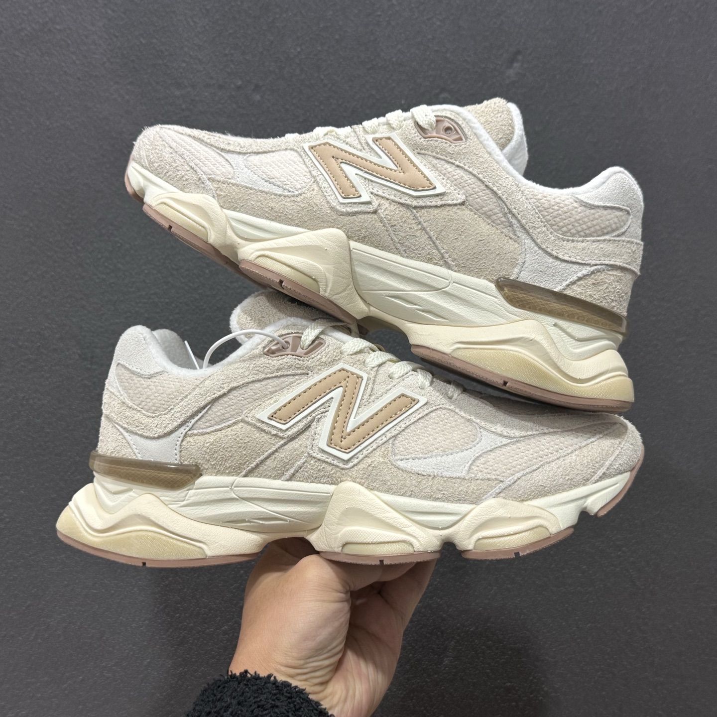 240 New Balance NB9060 联名款 复古休闲运动慢跑鞋 U9060CCB-Chinese UA Cheap High Quatity Brand Clothes Bags handbags Sneakers wholesale wholesaler seller from China Factory suppliers Fashion Clothing Shoes best Quality Beautiful Price 240 New Balance NB9060 联名款 复古休闲运动慢跑鞋 U9060CCB