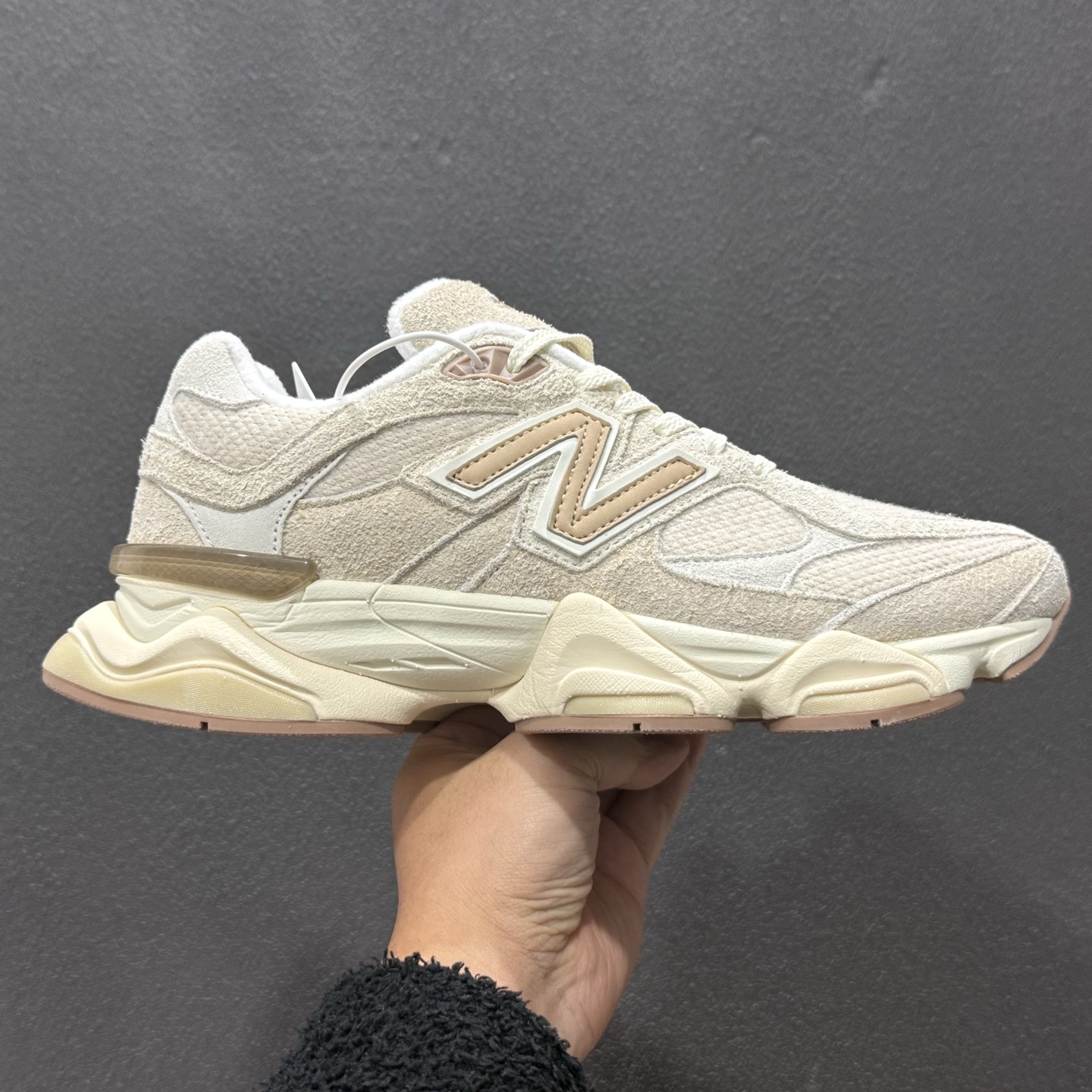 240 New Balance NB9060 联名款 复古休闲运动慢跑鞋 U9060CCB-Chinese UA Cheap High Quatity Brand Clothes Bags handbags Sneakers wholesale wholesaler seller from China Factory suppliers Fashion Clothing Shoes best Quality Beautiful Price 240 New Balance NB9060 联名款 复古休闲运动慢跑鞋 U9060CCB
