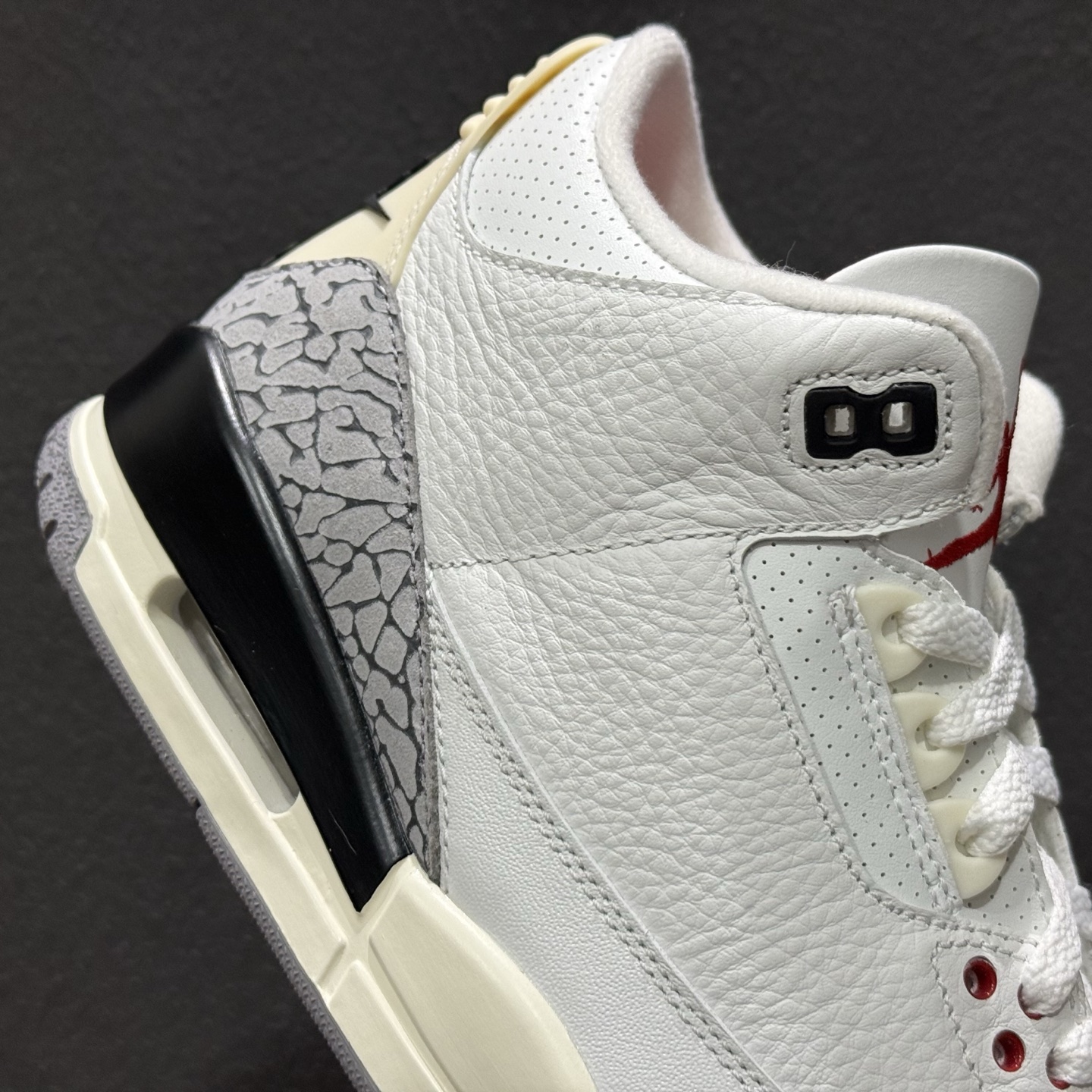 550 Jordan Air Jordan 3 White Cement Reimagined 白灰 DN3707-100-Chinese UA Cheap High Quatity Brand Clothes Bags handbags Sneakers wholesale wholesaler seller from China Factory suppliers Fashion Clothing Shoes best Quality Beautiful Price 550 Jordan Air Jordan 3 White Cement Reimagined 白灰 DN3707-100