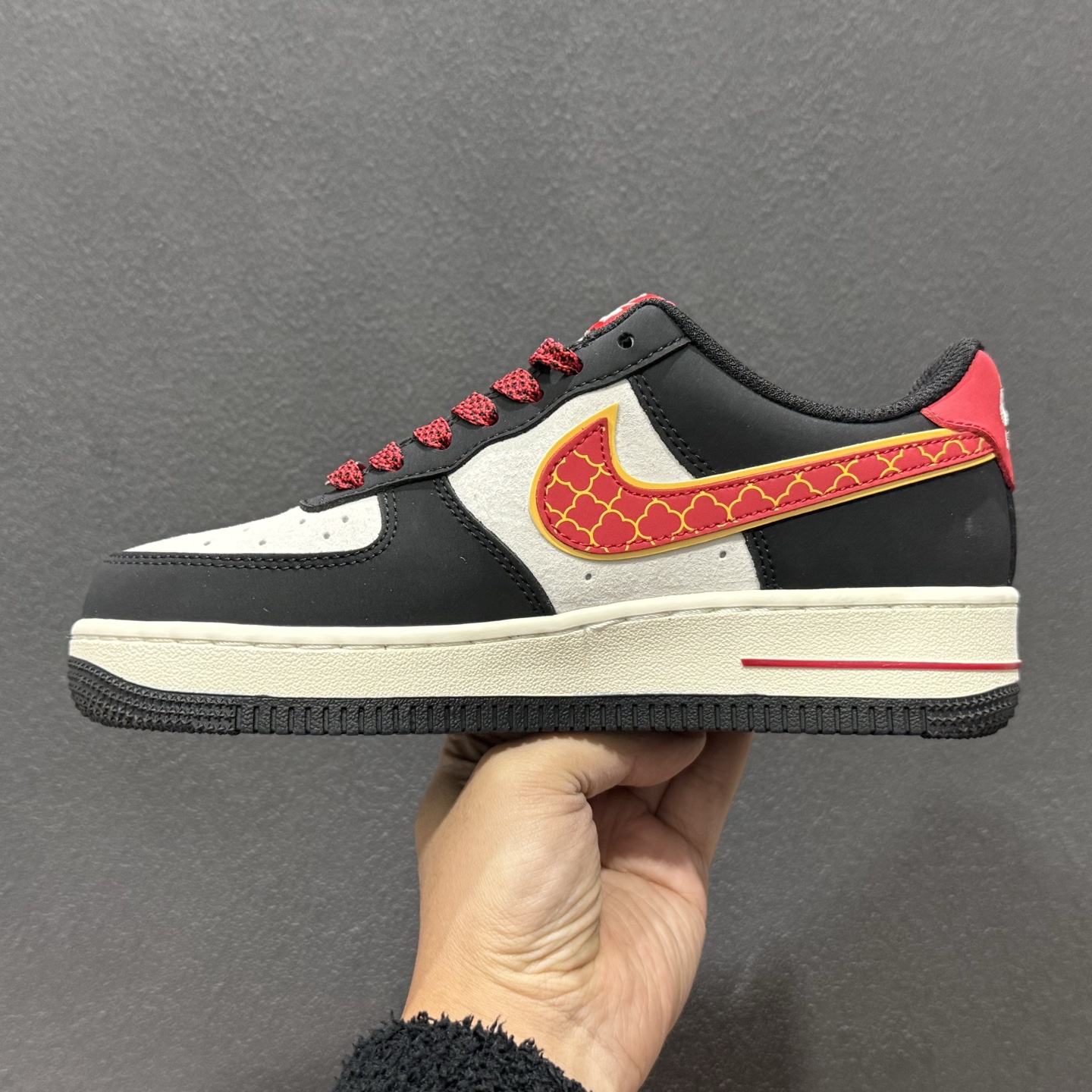 260 NIke Air Force 1 '07 Low “马年限定-汗血宝马”空军一号 低帮 运动鞋 HT5088-612-Chinese UA Cheap High Quatity Brand Clothes Bags handbags Sneakers wholesale wholesaler seller from China Factory suppliers Fashion Clothing Shoes best Quality Beautiful Price 260 NIke Air Force 1 '07 Low “马年限定-汗血宝马”空军一号 低帮 运动鞋 HT5088-612