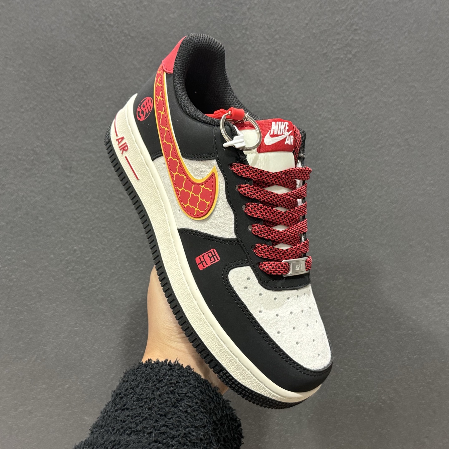 260 NIke Air Force 1 '07 Low “马年限定-汗血宝马”空军一号 低帮 运动鞋 HT5088-612-Chinese UA Cheap High Quatity Brand Clothes Bags handbags Sneakers wholesale wholesaler seller from China Factory suppliers Fashion Clothing Shoes best Quality Beautiful Price 260 NIke Air Force 1 '07 Low “马年限定-汗血宝马”空军一号 低帮 运动鞋 HT5088-612