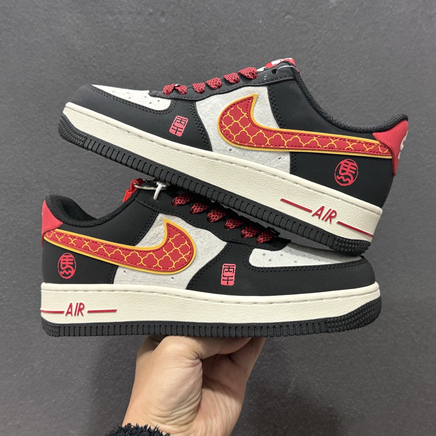 260 NIke Air Force 1 '07 Low “马年限定-汗血宝马”空军一号 低帮 运动鞋 HT5088-612-Chinese UA Cheap High Quatity Brand Clothes Bags handbags Sneakers wholesale wholesaler seller from China Factory suppliers Fashion Clothing Shoes best Quality Beautiful Price 260 NIke Air Force 1 '07 Low “马年限定-汗血宝马”空军一号 低帮 运动鞋 HT5088-612