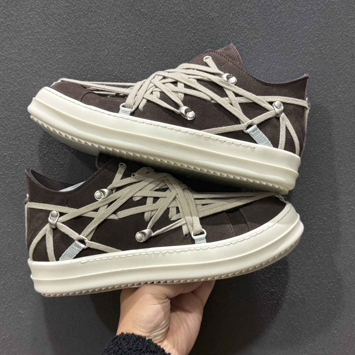 550 莞产A级货 主打外贸 微店 平台 #rickowens #RickOwens RO欧文斯Rickowens 主线 经典西瓜头款式“RO低帮黑绒进口原料牛皮-Chinese UA Cheap High Quatity Brand Clothes Bags handbags Sneakers wholesale wholesaler seller from China Factory suppliers Fashion Clothing Shoes best Quality Beautiful Price 550 莞产A级货 主打外贸 微店 平台 #rickowens #RickOwens RO欧文斯Rickowens 主线 经典西瓜头款式“RO低帮黑绒进口原料牛皮