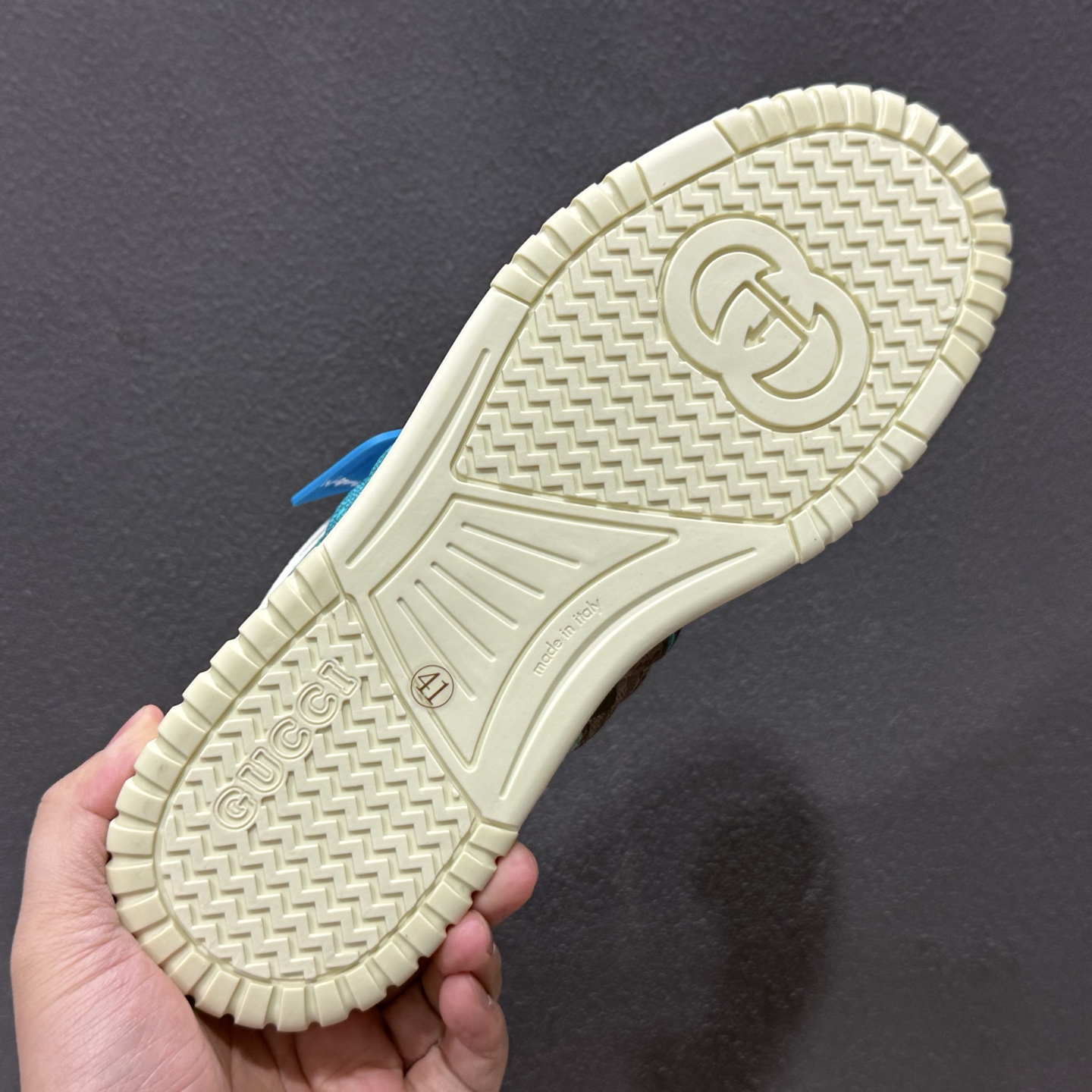 420 古驰Gucci Re-Web Leather Sneakers 系列低帮复古百搭训练休闲运动小白板鞋“皮革米白乌木色GG红绿标牌-Chinese UA Cheap High Quatity Brand Clothes Bags handbags Sneakers wholesale wholesaler seller from China Factory suppliers Fashion Clothing Shoes best Quality Beautiful Price 420 古驰Gucci Re-Web Leather Sneakers 系列低帮复古百搭训练休闲运动小白板鞋“皮革米白乌木色GG红绿标牌