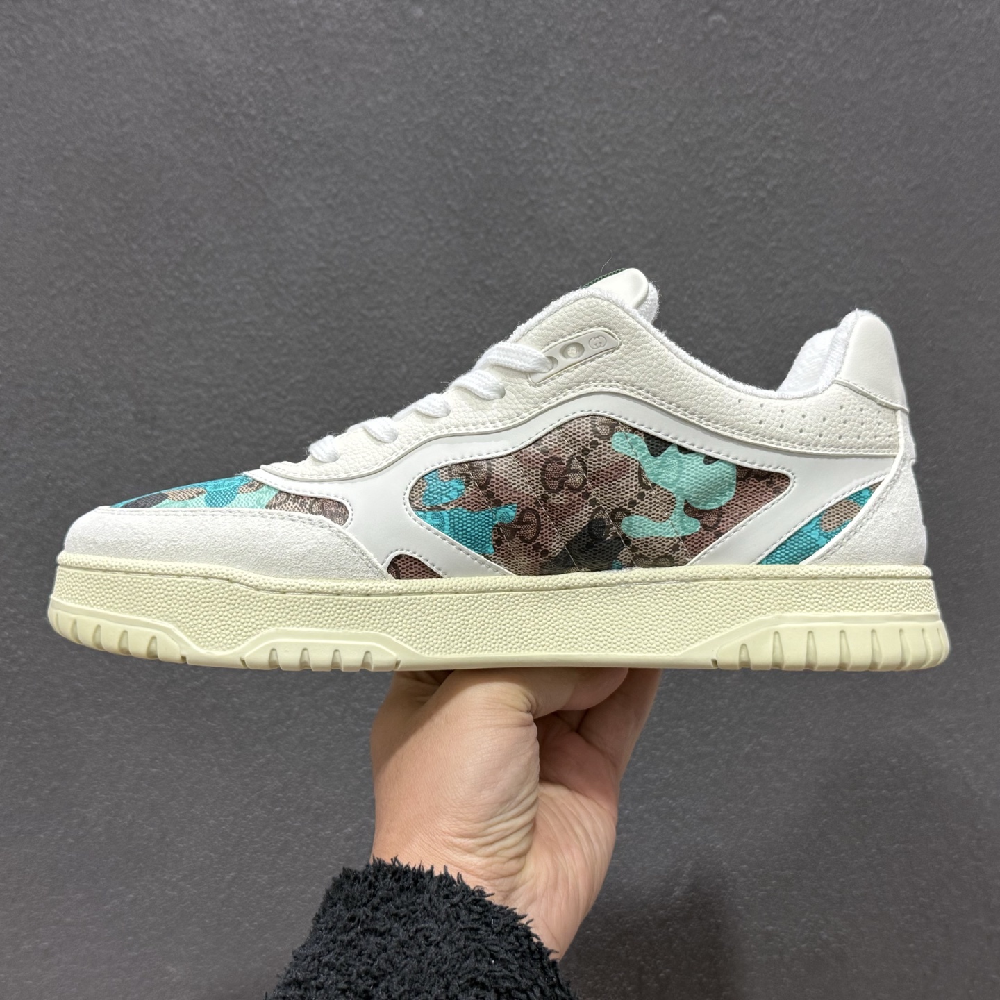 420 古驰Gucci Re-Web Leather Sneakers 系列低帮复古百搭训练休闲运动小白板鞋“皮革米白乌木色GG红绿标牌-Chinese UA Cheap High Quatity Brand Clothes Bags handbags Sneakers wholesale wholesaler seller from China Factory suppliers Fashion Clothing Shoes best Quality Beautiful Price 420 古驰Gucci Re-Web Leather Sneakers 系列低帮复古百搭训练休闲运动小白板鞋“皮革米白乌木色GG红绿标牌
