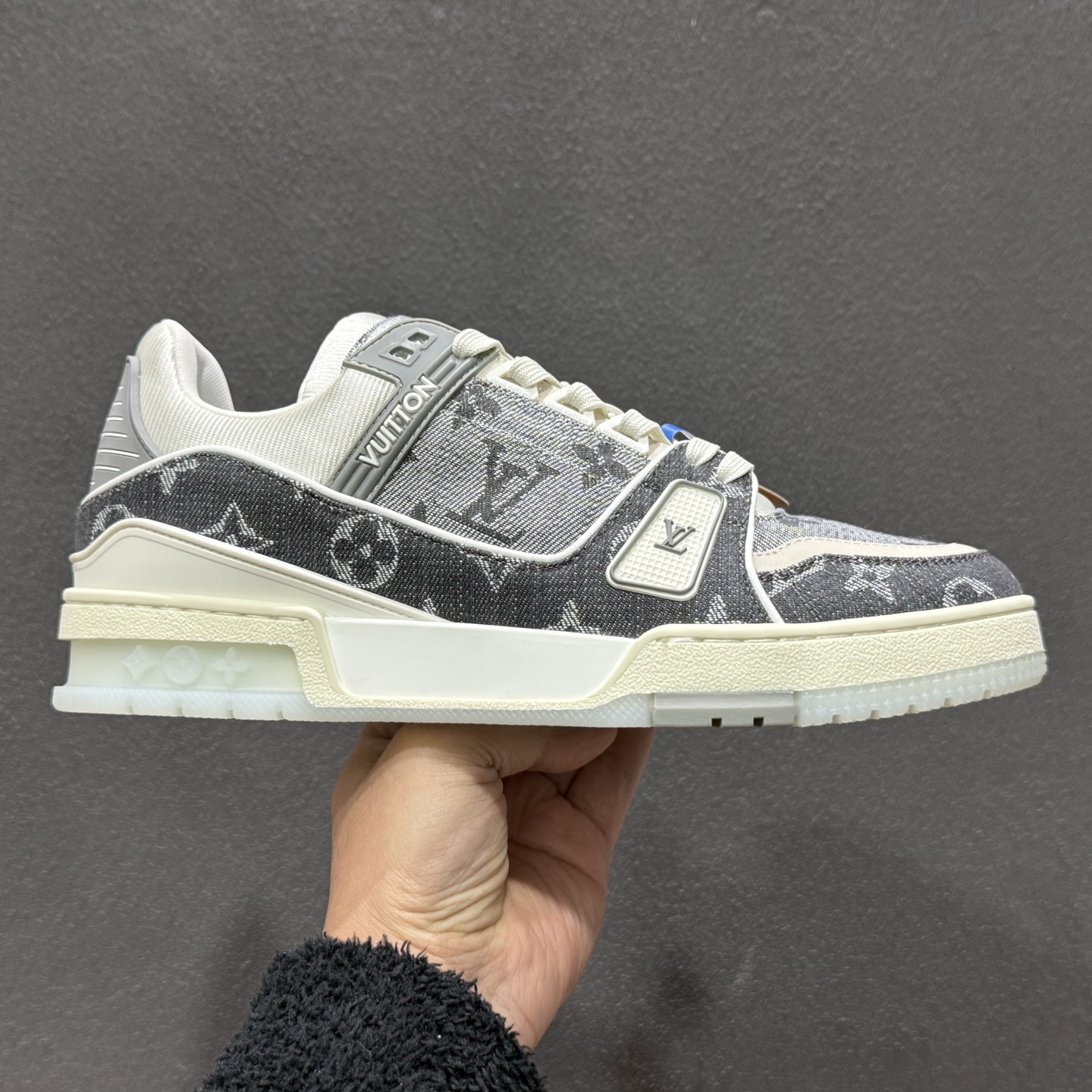 600 LOUIS VUITTON Trainer LV 路易威登 独家全新升级最新包装-Chinese UA Cheap High Quatity Brand Clothes Bags handbags Sneakers wholesale wholesaler seller from China Factory suppliers Fashion Clothing Shoes best Quality Beautiful Price 600 LOUIS VUITTON Trainer LV 路易威登 独家全新升级最新包装