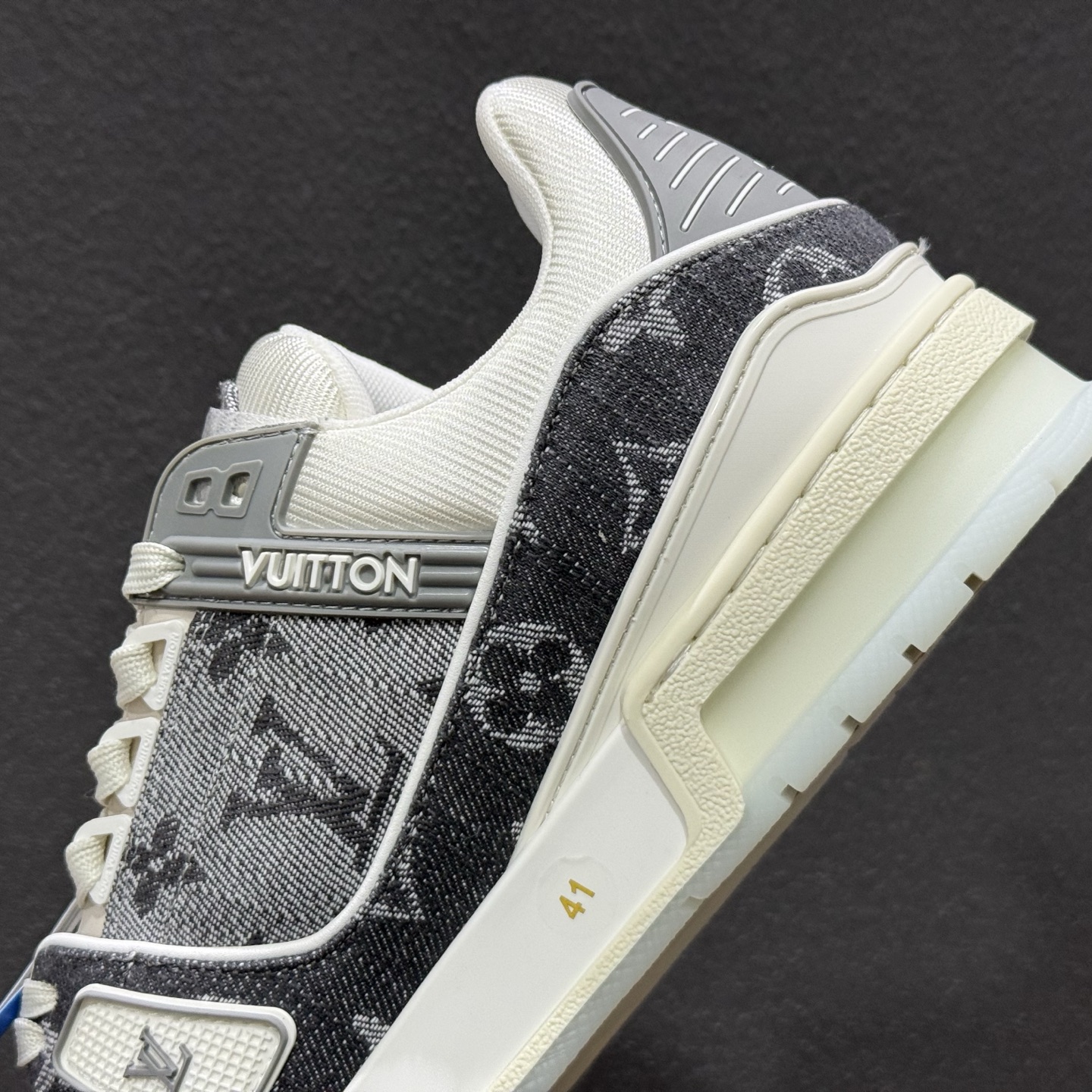 600 LOUIS VUITTON Trainer LV 路易威登 独家全新升级最新包装-Chinese UA Cheap High Quatity Brand Clothes Bags handbags Sneakers wholesale wholesaler seller from China Factory suppliers Fashion Clothing Shoes best Quality Beautiful Price 600 LOUIS VUITTON Trainer LV 路易威登 独家全新升级最新包装