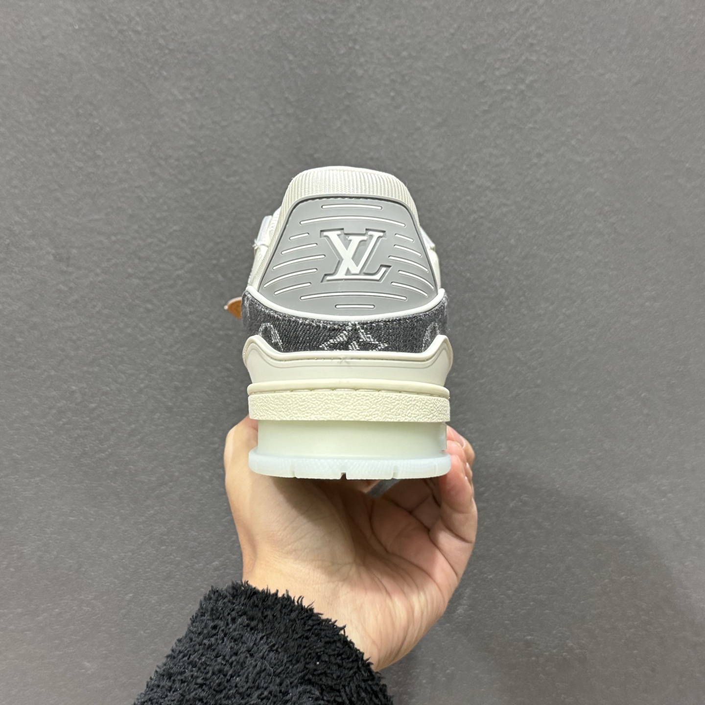 600 LOUIS VUITTON Trainer LV 路易威登 独家全新升级最新包装-Chinese UA Cheap High Quatity Brand Clothes Bags handbags Sneakers wholesale wholesaler seller from China Factory suppliers Fashion Clothing Shoes best Quality Beautiful Price 600 LOUIS VUITTON Trainer LV 路易威登 独家全新升级最新包装
