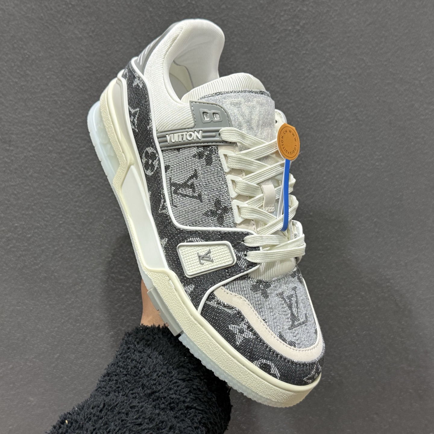 600 LOUIS VUITTON Trainer LV 路易威登 独家全新升级最新包装-Chinese UA Cheap High Quatity Brand Clothes Bags handbags Sneakers wholesale wholesaler seller from China Factory suppliers Fashion Clothing Shoes best Quality Beautiful Price 600 LOUIS VUITTON Trainer LV 路易威登 独家全新升级最新包装