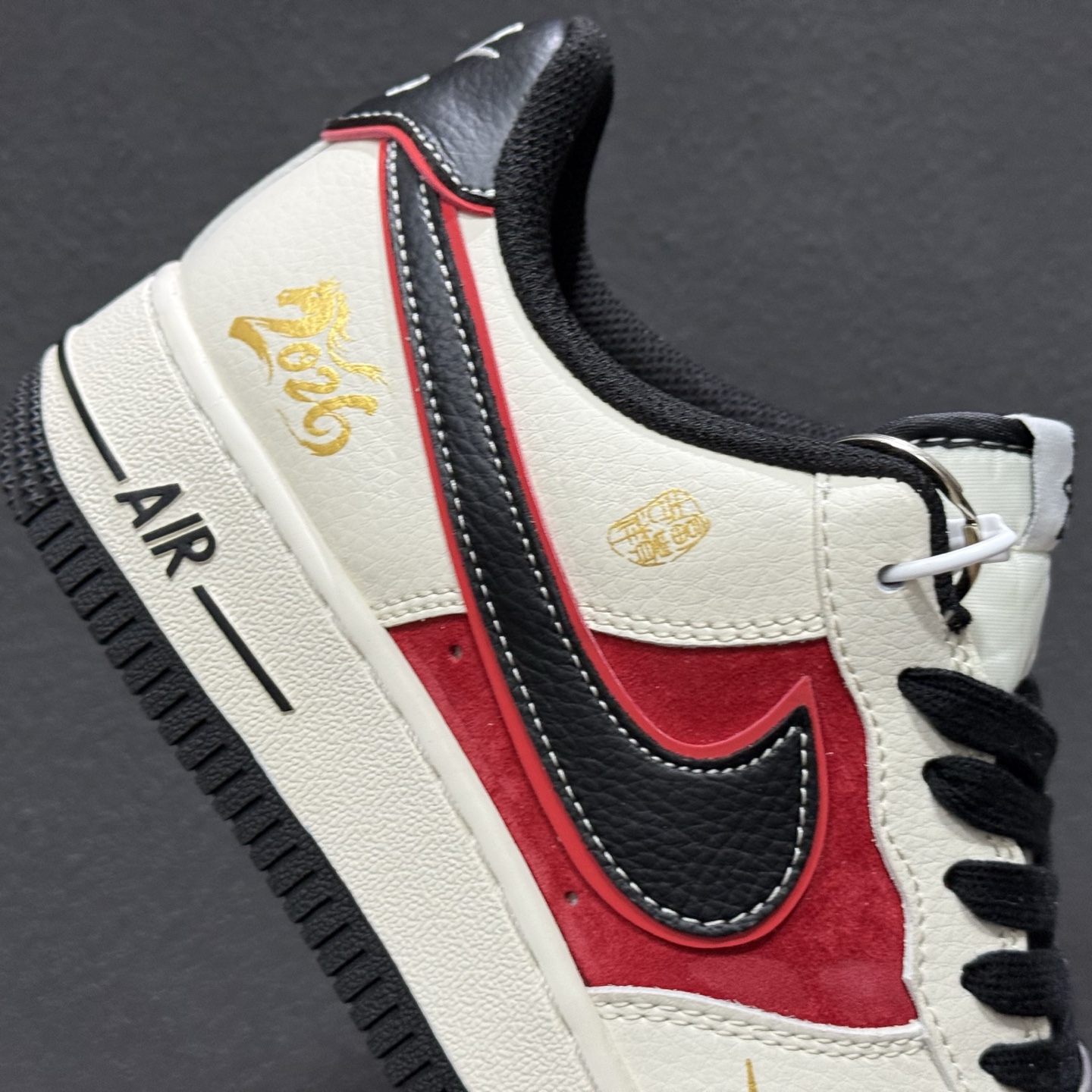 260 NIke Air Force 1 '07 Low “马年限定-米黑红金马”空军一号 低帮 运动鞋 HT5088-616