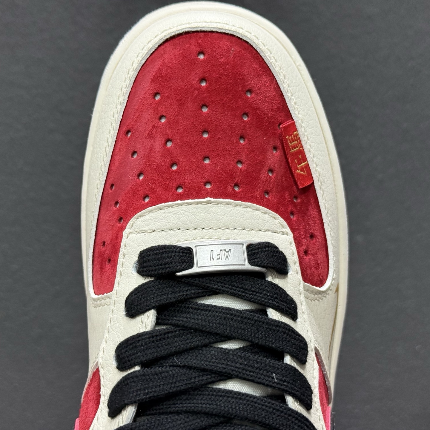 260 NIke Air Force 1 '07 Low “马年限定-米黑红金马”空军一号 低帮 运动鞋 HT5088-616