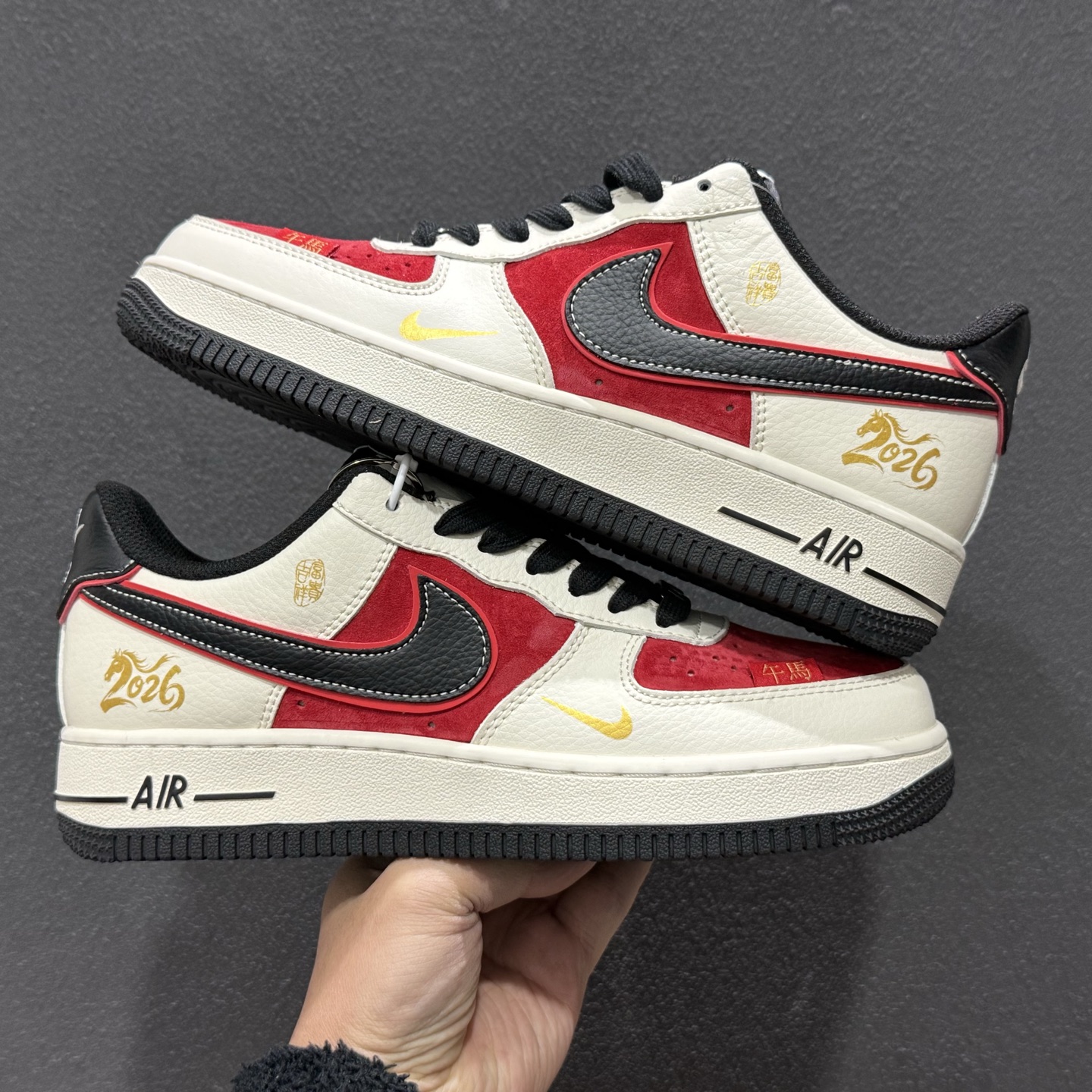 260 NIke Air Force 1 '07 Low “马年限定-米黑红金马”空军一号 低帮 运动鞋 HT5088-616