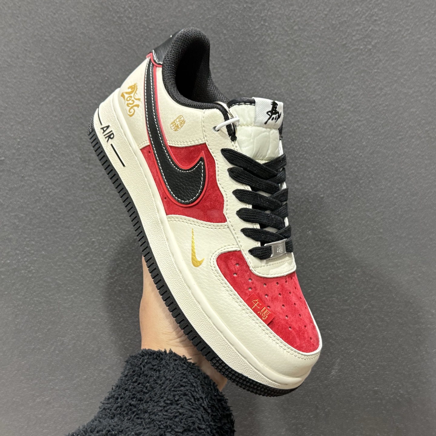 260 NIke Air Force 1 '07 Low “马年限定-米黑红金马”空军一号 低帮 运动鞋 HT5088-616