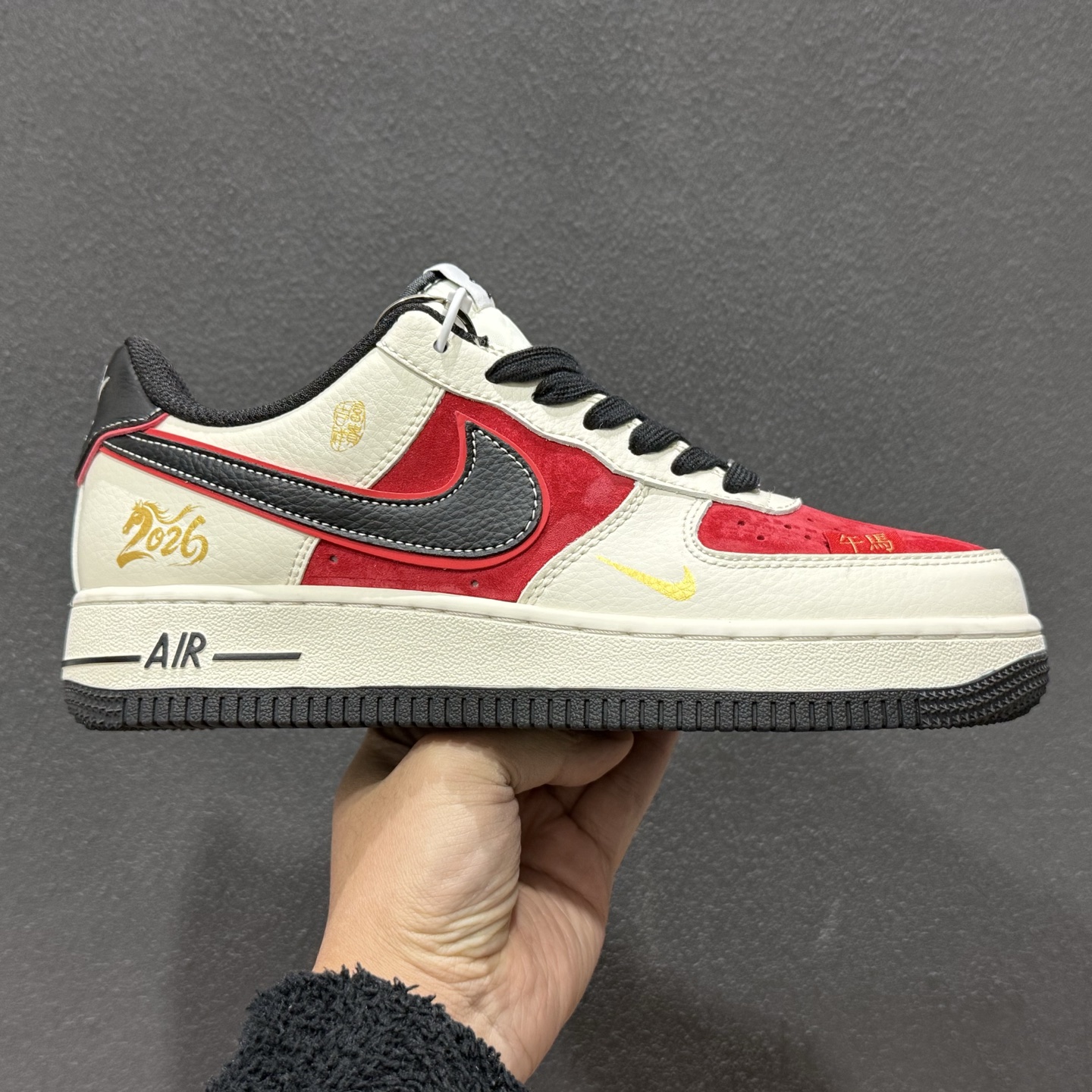 260 NIke Air Force 1 '07 Low “马年限定-米黑红金马”空军一号 低帮 运动鞋 HT5088-616