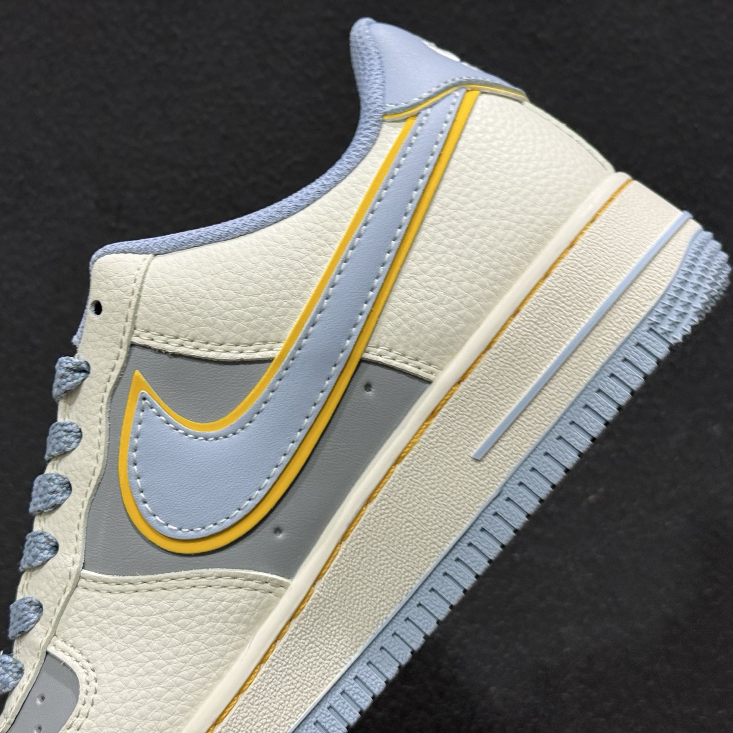 260 NIke Air Force 1 '07 Low “小米联名-Su7 ultra”空军一号 低帮 运动鞋 休闲鞋 XX3168-215-Chinese UA Cheap High Quatity Brand Clothes Bags handbags Sneakers wholesale wholesaler seller from China Factory suppliers Fashion Clothing Shoes best Quality Beautiful Price 260 NIke Air Force 1 '07 Low “小米联名-Su7 ultra”空军一号 低帮 运动鞋 休闲鞋 XX3168-215