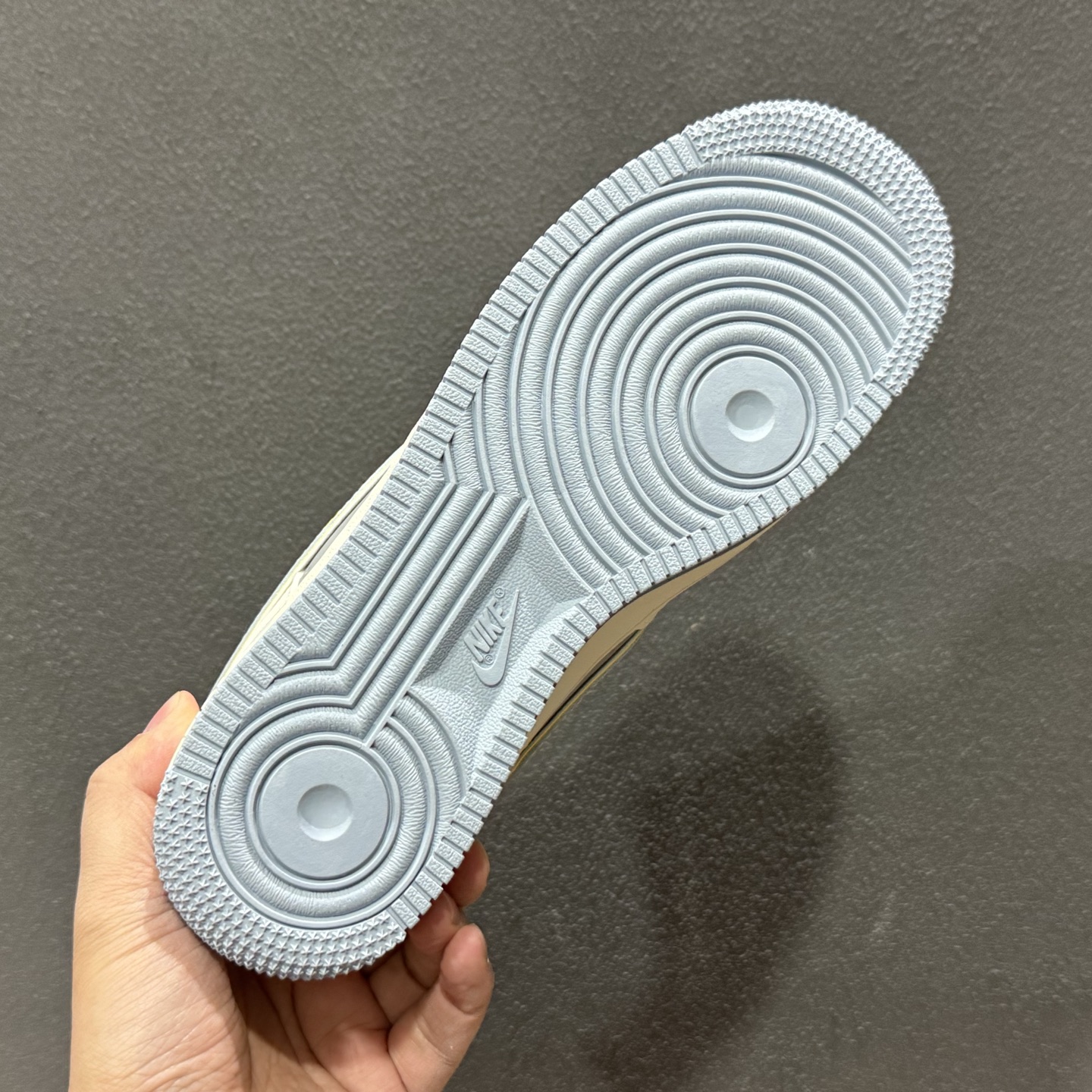 260 NIke Air Force 1 '07 Low “小米联名-Su7 ultra”空军一号 低帮 运动鞋 休闲鞋 XX3168-215-Chinese UA Cheap High Quatity Brand Clothes Bags handbags Sneakers wholesale wholesaler seller from China Factory suppliers Fashion Clothing Shoes best Quality Beautiful Price 260 NIke Air Force 1 '07 Low “小米联名-Su7 ultra”空军一号 低帮 运动鞋 休闲鞋 XX3168-215