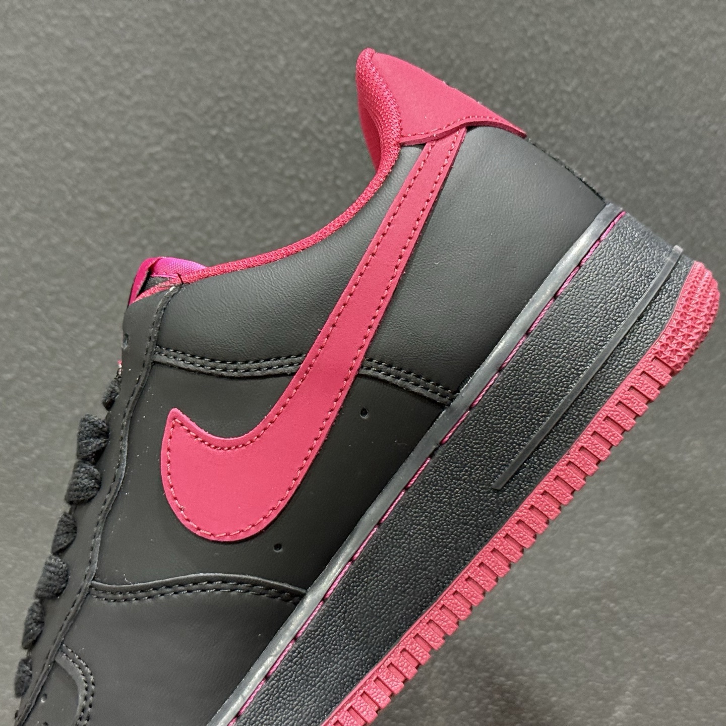 260 NIke Air Force 1 '07 Low “马年限定--墨黑玫红” 空军一号低帮 运动鞋 休闲鞋 FV3694-102-Chinese UA Cheap High Quatity Brand Clothes Bags handbags Sneakers wholesale wholesaler seller from China Factory suppliers Fashion Clothing Shoes best Quality Beautiful Price 260 NIke Air Force 1 '07 Low “马年限定--墨黑玫红” 空军一号低帮 运动鞋 休闲鞋 FV3694-102