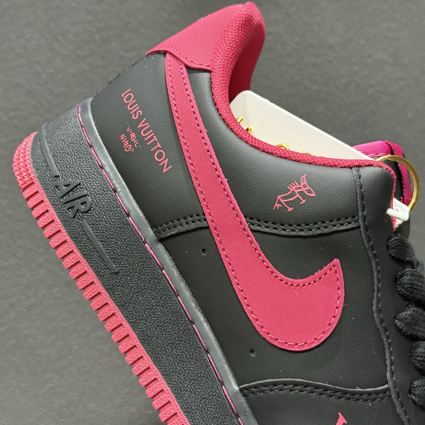 260 NIke Air Force 1 '07 Low “马年限定--墨黑玫红” 空军一号低帮 运动鞋 休闲鞋 FV3694-102-Chinese UA Cheap High Quatity Brand Clothes Bags handbags Sneakers wholesale wholesaler seller from China Factory suppliers Fashion Clothing Shoes best Quality Beautiful Price 260 NIke Air Force 1 '07 Low “马年限定--墨黑玫红” 空军一号低帮 运动鞋 休闲鞋 FV3694-102