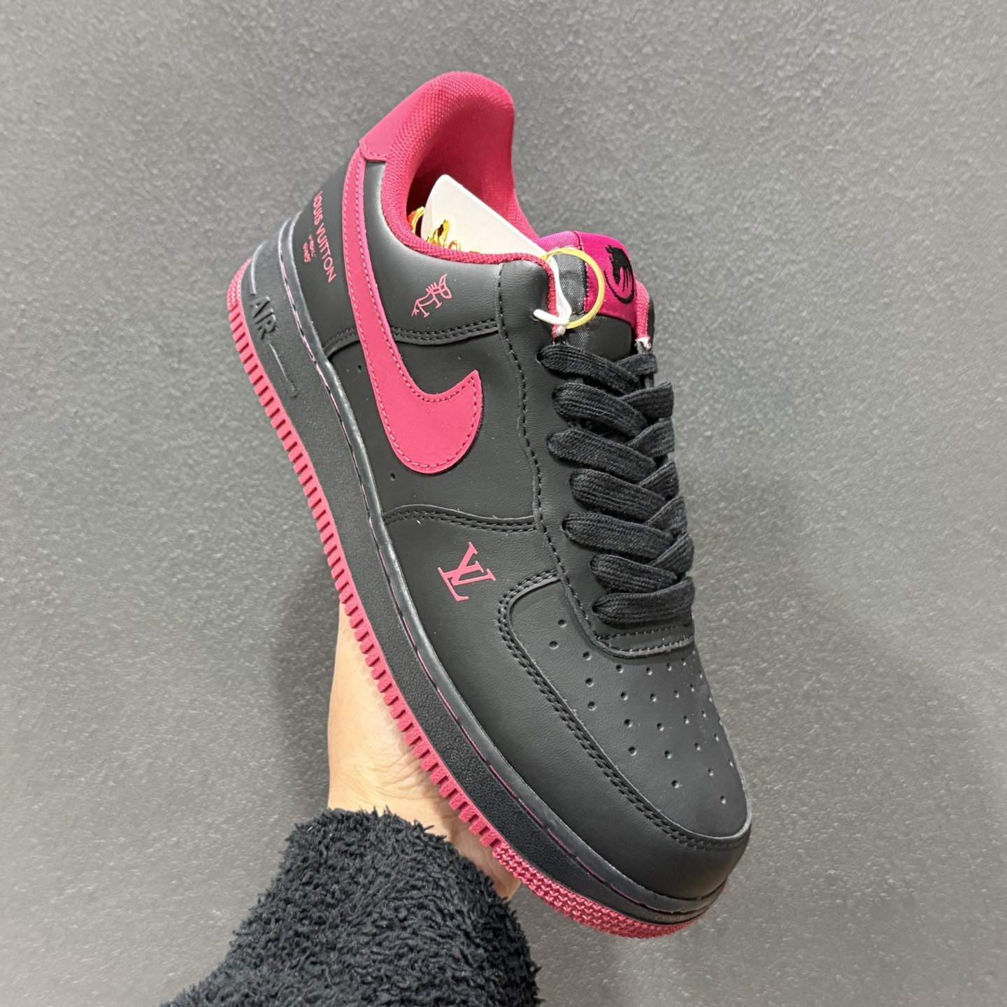 260 NIke Air Force 1 '07 Low “马年限定--墨黑玫红” 空军一号低帮 运动鞋 休闲鞋 FV3694-102-Chinese UA Cheap High Quatity Brand Clothes Bags handbags Sneakers wholesale wholesaler seller from China Factory suppliers Fashion Clothing Shoes best Quality Beautiful Price 260 NIke Air Force 1 '07 Low “马年限定--墨黑玫红” 空军一号低帮 运动鞋 休闲鞋 FV3694-102