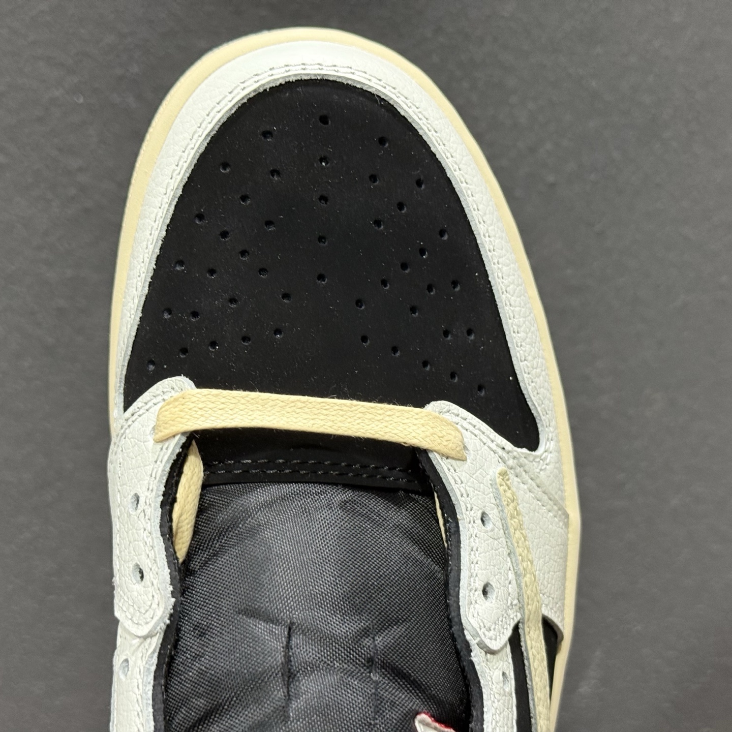 240 Travis Scott x Air Jordan 1 Low AJ1 乔1联名倒勾 XZ6868-001