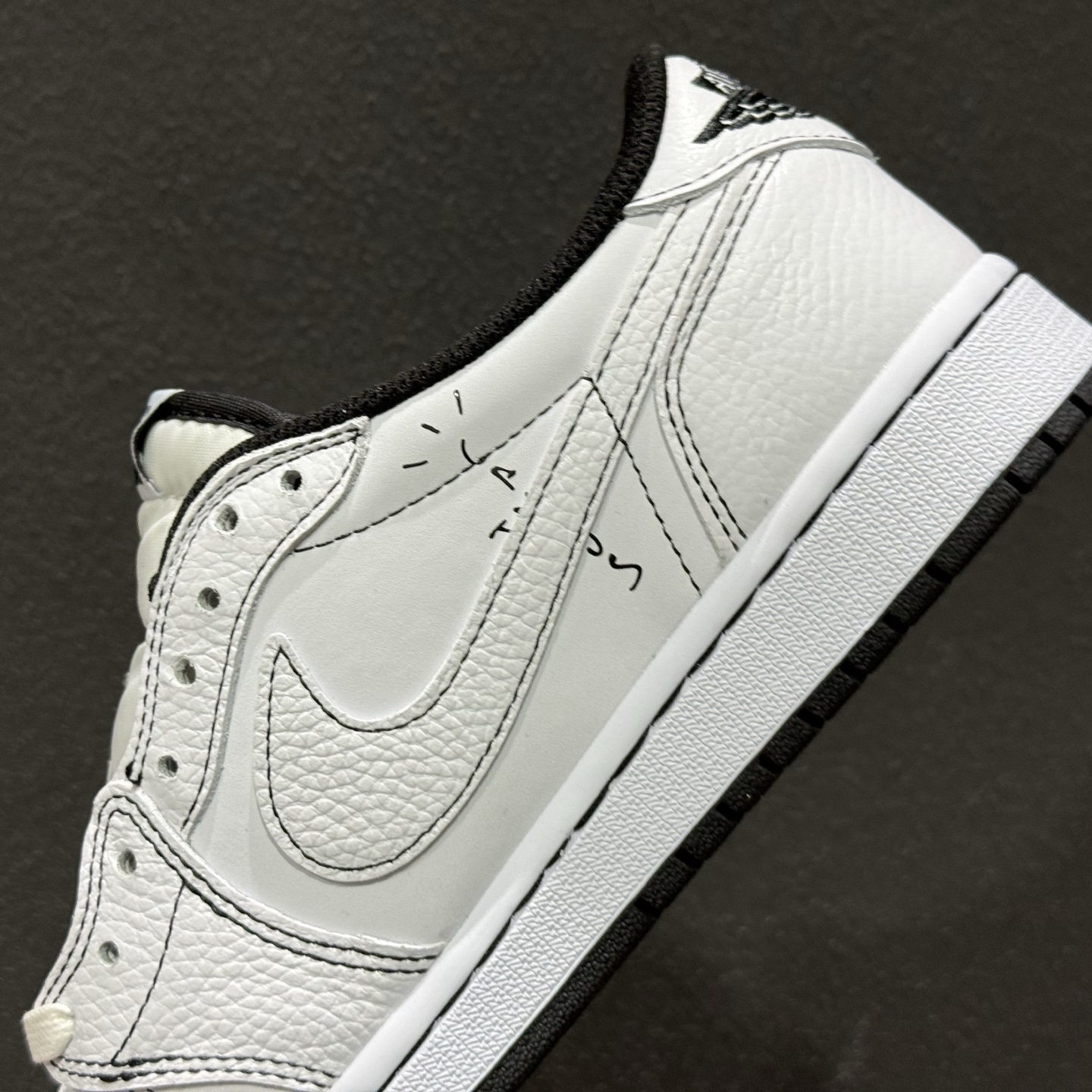 240 Travis Scott x Air Jordan 1 Low AJ1 乔1联名倒勾 XZ6868-001-Chinese UA Cheap High Quatity Brand Clothes Bags handbags Sneakers wholesale wholesaler seller from China Factory suppliers Fashion Clothing Shoes best Quality Beautiful Price 240 Travis Scott x Air Jordan 1 Low AJ1 乔1联名倒勾 XZ6868-001
