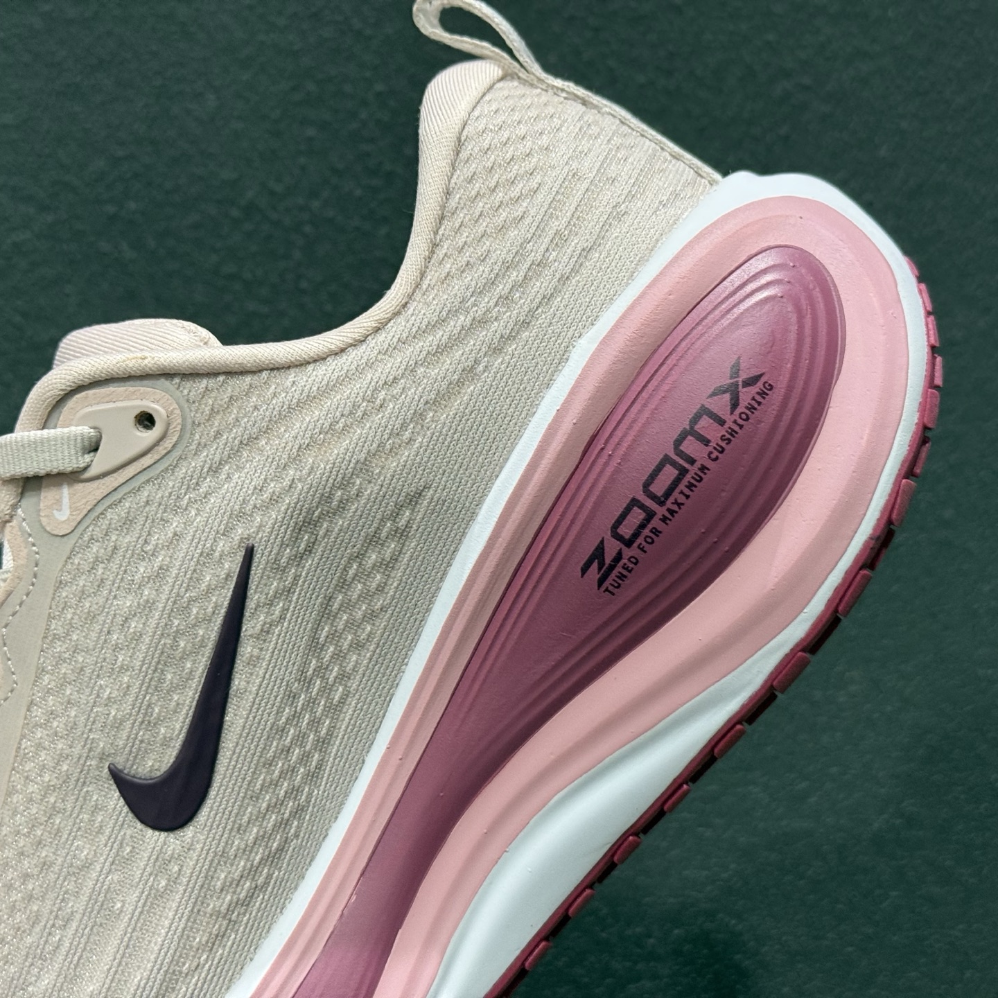 200 纯原版 NK Vomero Plus 网面透气跑步鞋 HV8154-604-Chinese UA Cheap High Quatity Brand Clothes Bags handbags Sneakers wholesale wholesaler seller from China Factory suppliers Fashion Clothing Shoes best Quality Beautiful Price 200 纯原版 NK Vomero Plus 网面透气跑步鞋 HV8154-604