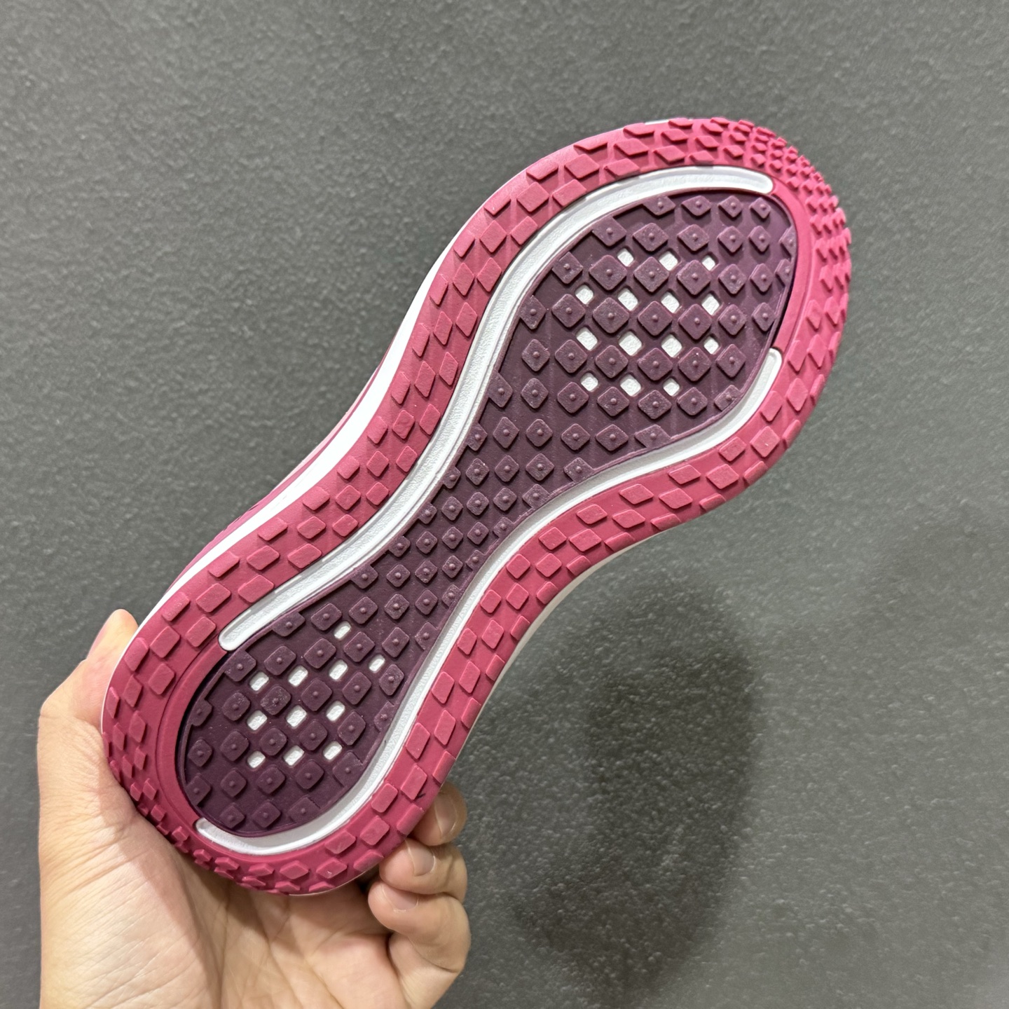 200 纯原版 NK Vomero Plus 网面透气跑步鞋 HV8154-604-Chinese UA Cheap High Quatity Brand Clothes Bags handbags Sneakers wholesale wholesaler seller from China Factory suppliers Fashion Clothing Shoes best Quality Beautiful Price 200 纯原版 NK Vomero Plus 网面透气跑步鞋 HV8154-604