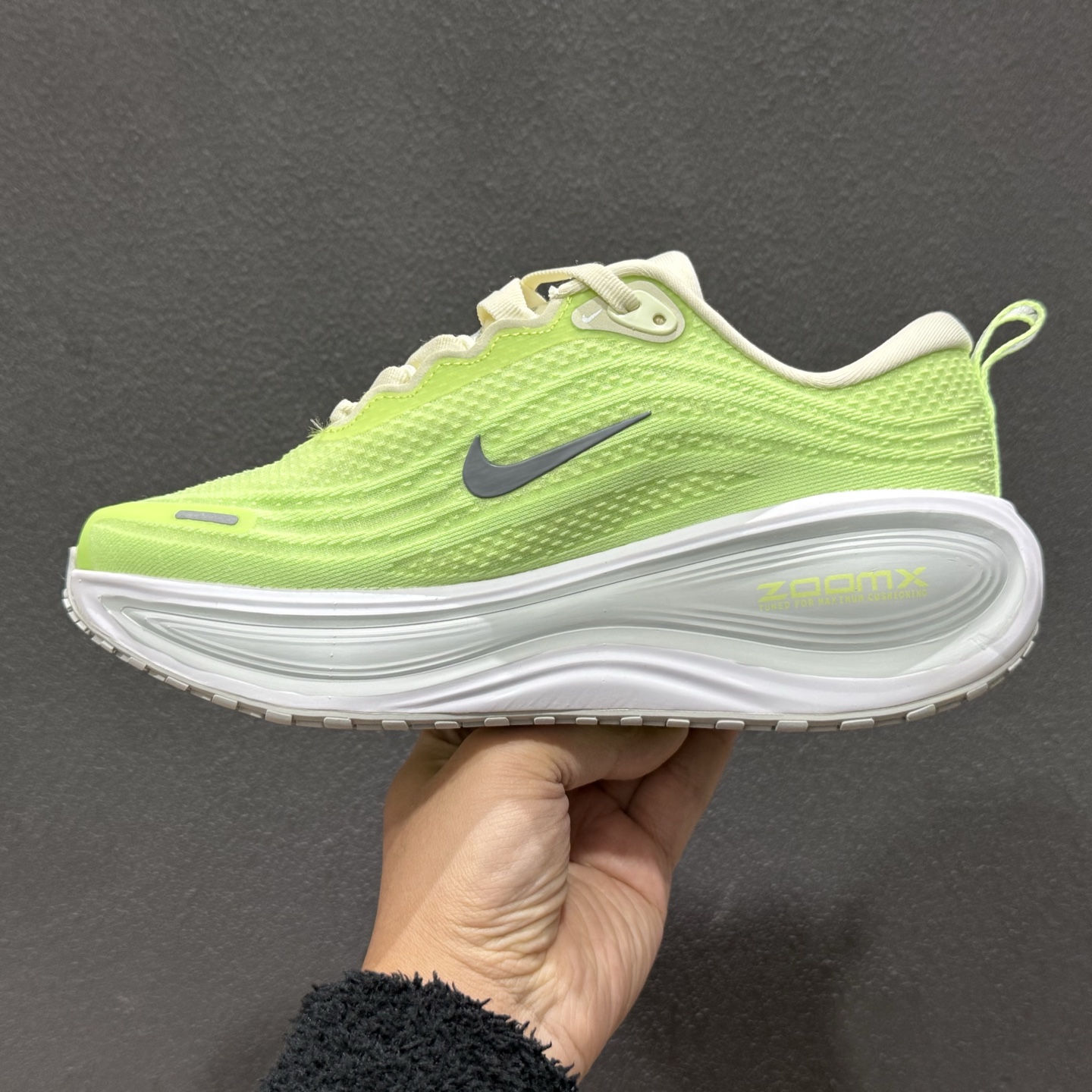 200 纯原版 NK Vomero Plus 网面透气跑步鞋 HV8154-103-Chinese UA Cheap High Quatity Brand Clothes Bags handbags Sneakers wholesale wholesaler seller from China Factory suppliers Fashion Clothing Shoes best Quality Beautiful Price 200 纯原版 NK Vomero Plus 网面透气跑步鞋 HV8154-103