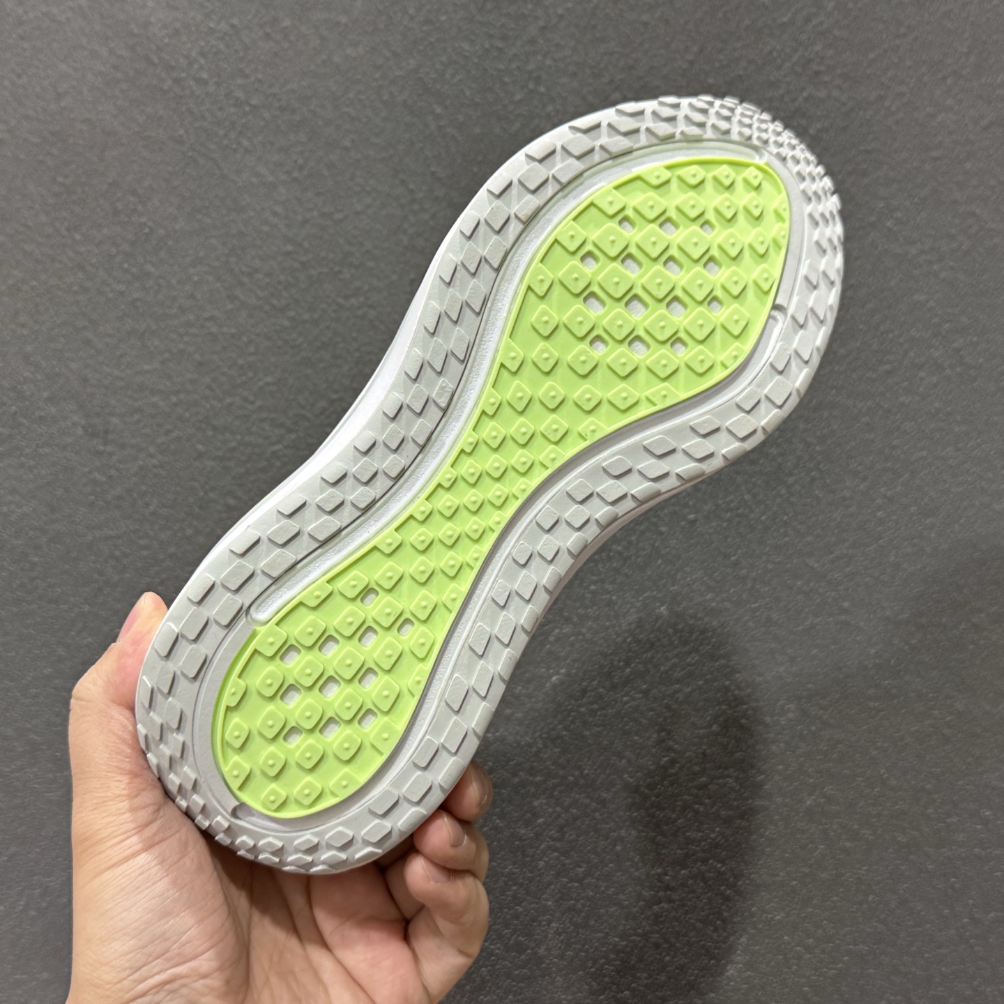 200 纯原版 NK Vomero Plus 网面透气跑步鞋 HV8154-103-Chinese UA Cheap High Quatity Brand Clothes Bags handbags Sneakers wholesale wholesaler seller from China Factory suppliers Fashion Clothing Shoes best Quality Beautiful Price 200 纯原版 NK Vomero Plus 网面透气跑步鞋 HV8154-103