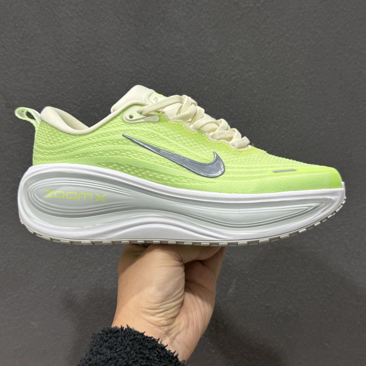 200 纯原版 NK Vomero Plus 网面透气跑步鞋 HV8154-103-Chinese UA Cheap High Quatity Brand Clothes Bags handbags Sneakers wholesale wholesaler seller from China Factory suppliers Fashion Clothing Shoes best Quality Beautiful Price 200 纯原版 NK Vomero Plus 网面透气跑步鞋 HV8154-103